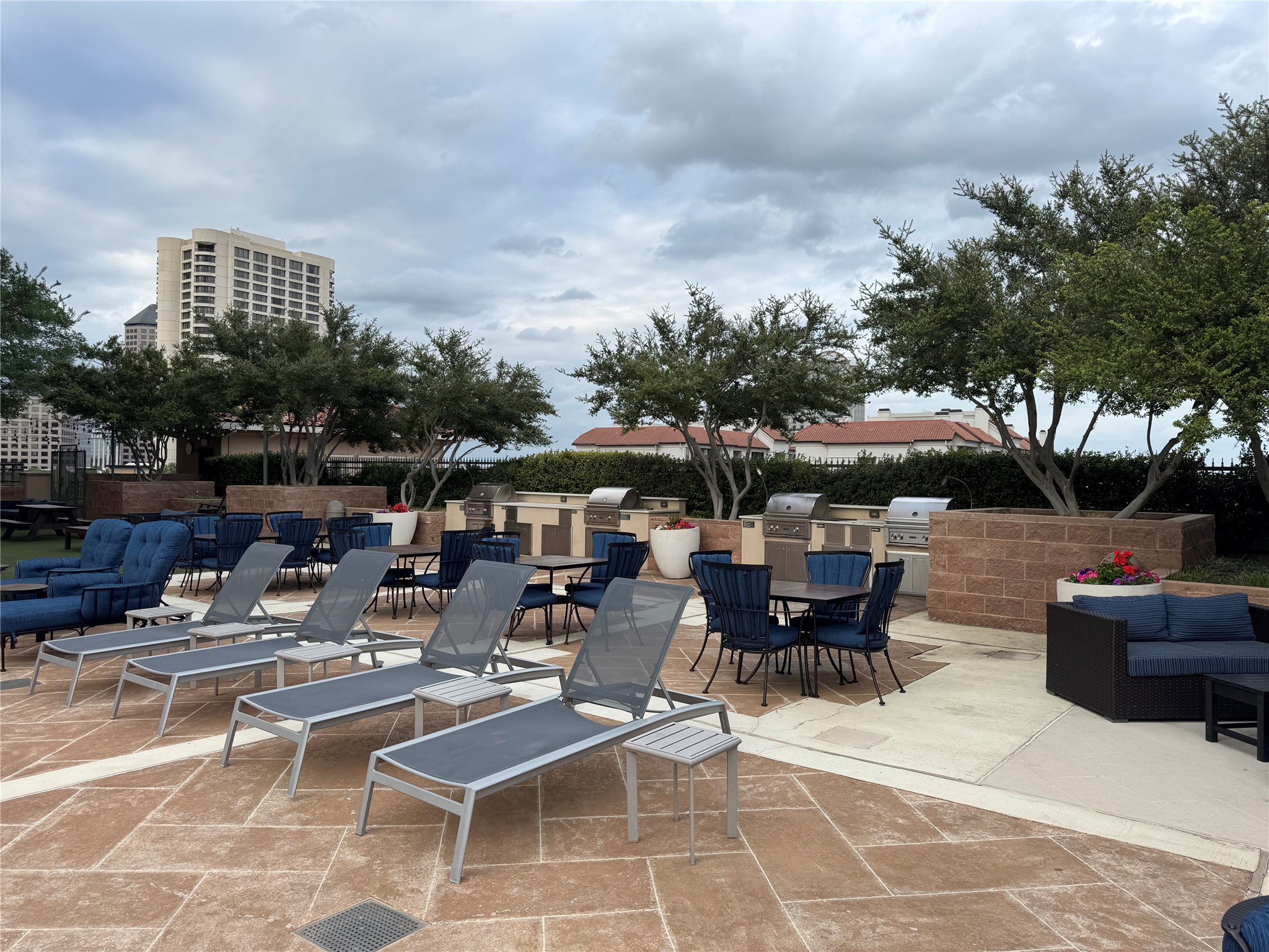 330 Las Colinas Boulevard E Irving TX 75039