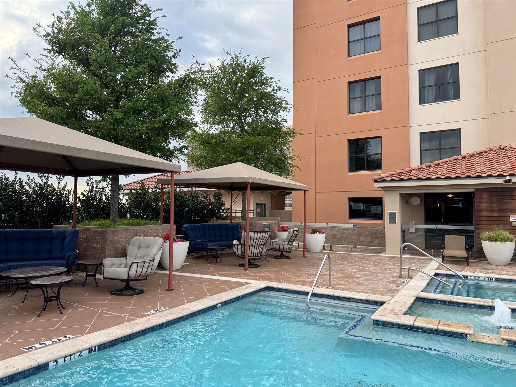 330 Las Colinas Boulevard E Irving TX 75039