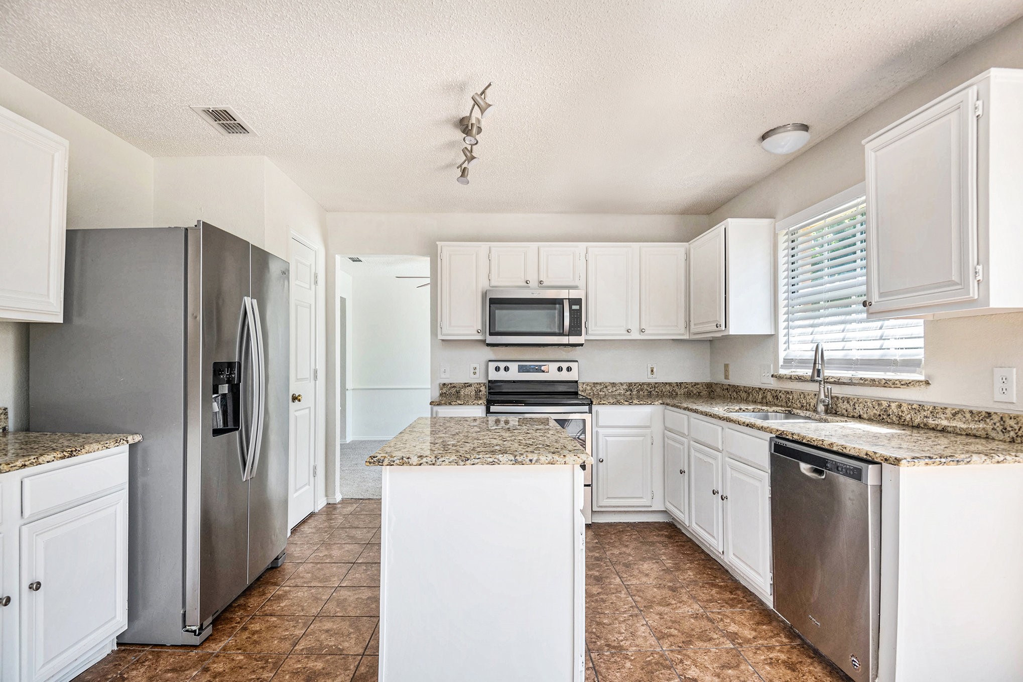8201 Cloverglen Lane Fort Worth TX 76123