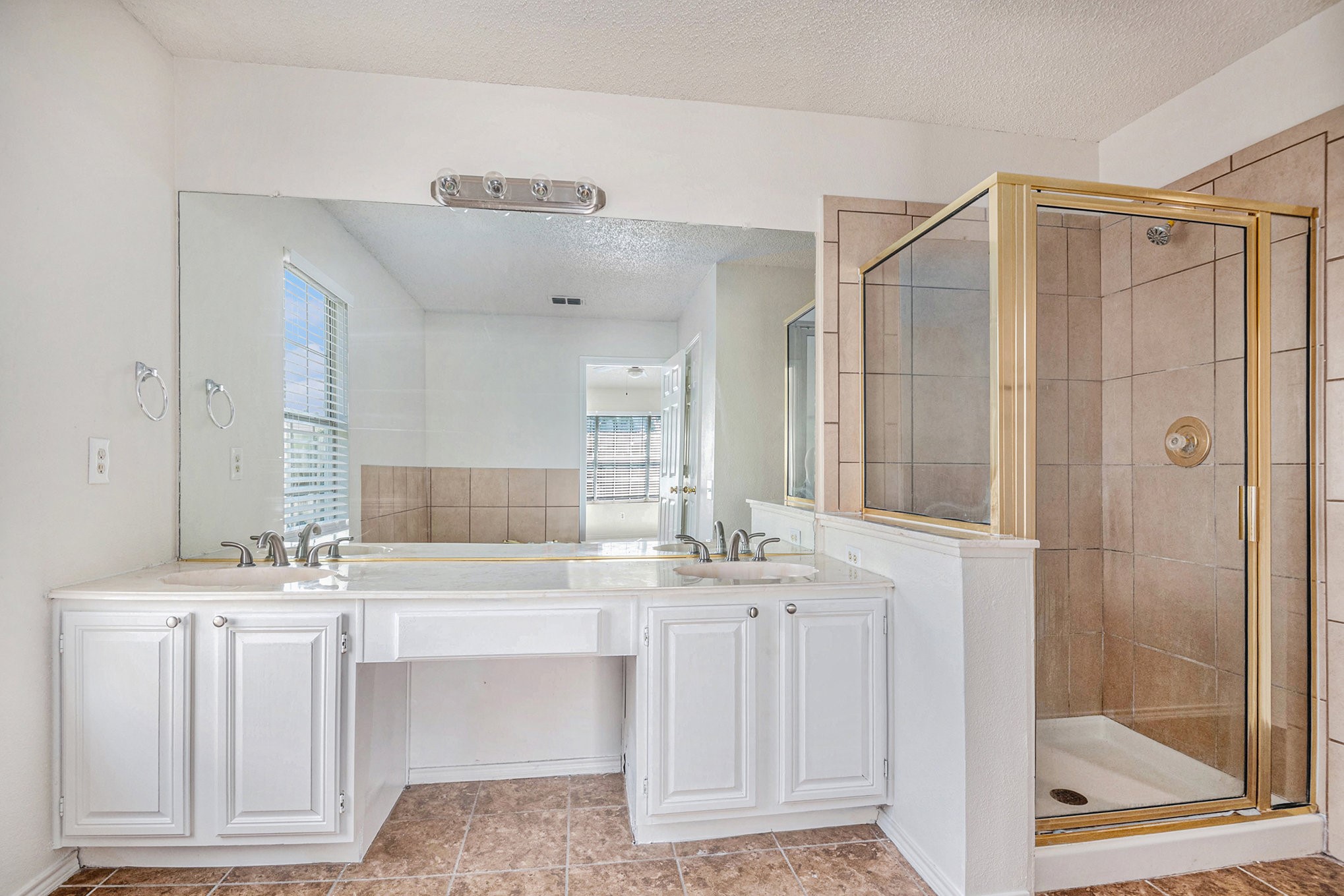 8201 Cloverglen Lane Fort Worth TX 76123