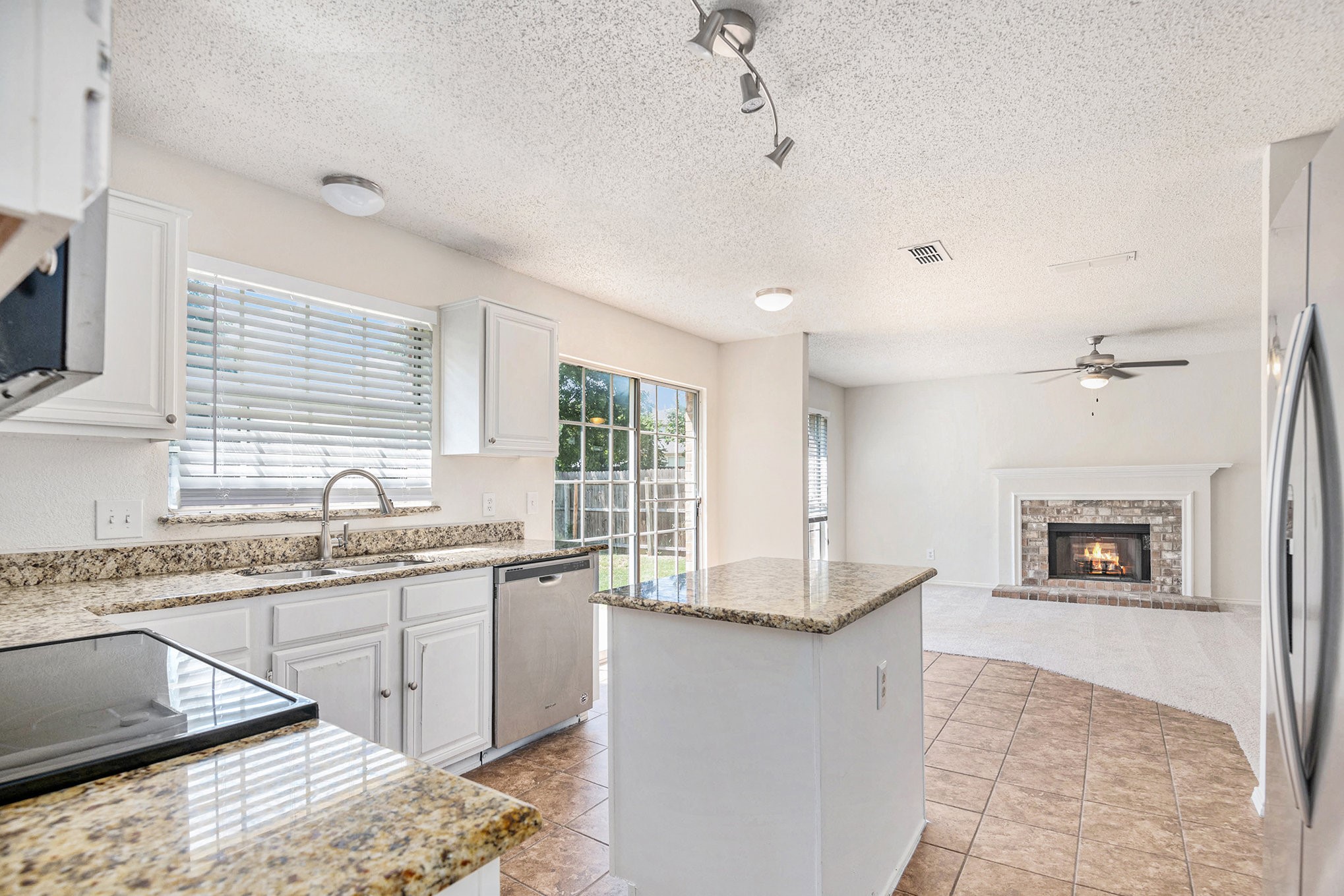 8201 Cloverglen Lane Fort Worth TX 76123