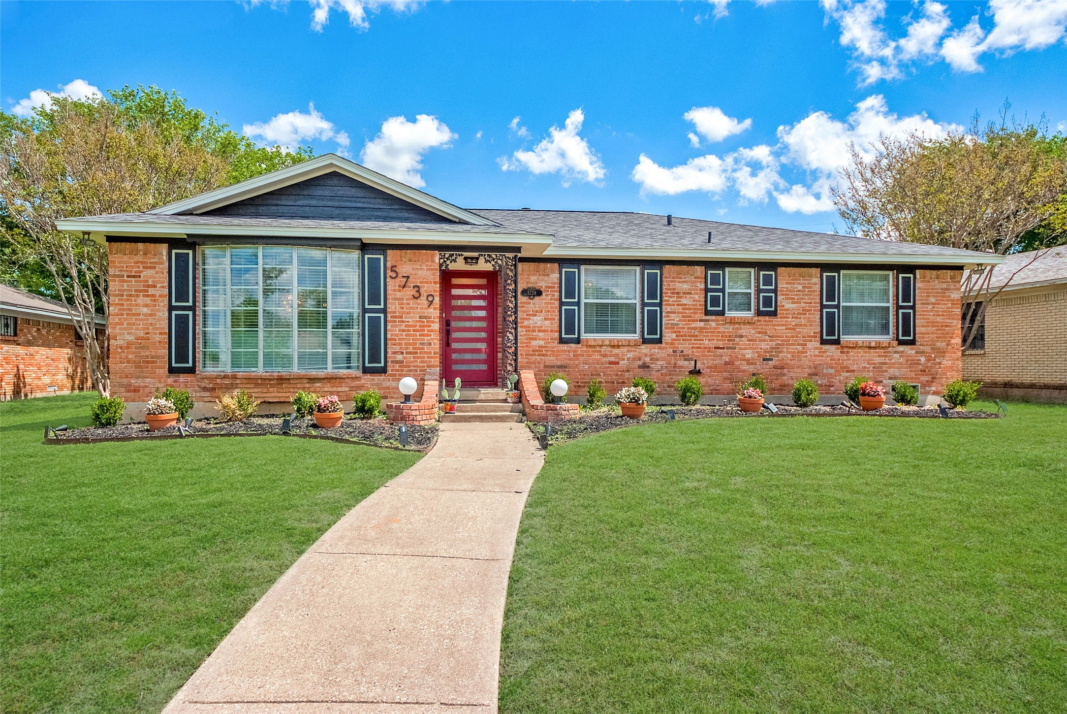 5739 Banting Way Dallas TX 75227
