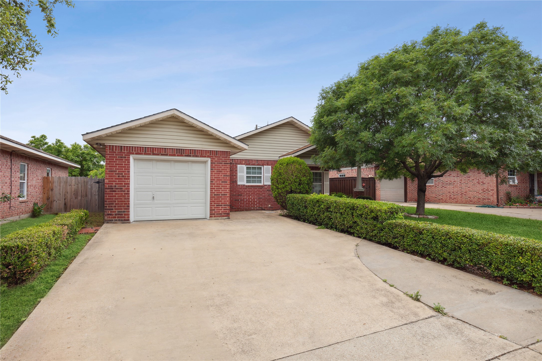 4043 Gray Oak Place Dallas TX 75212