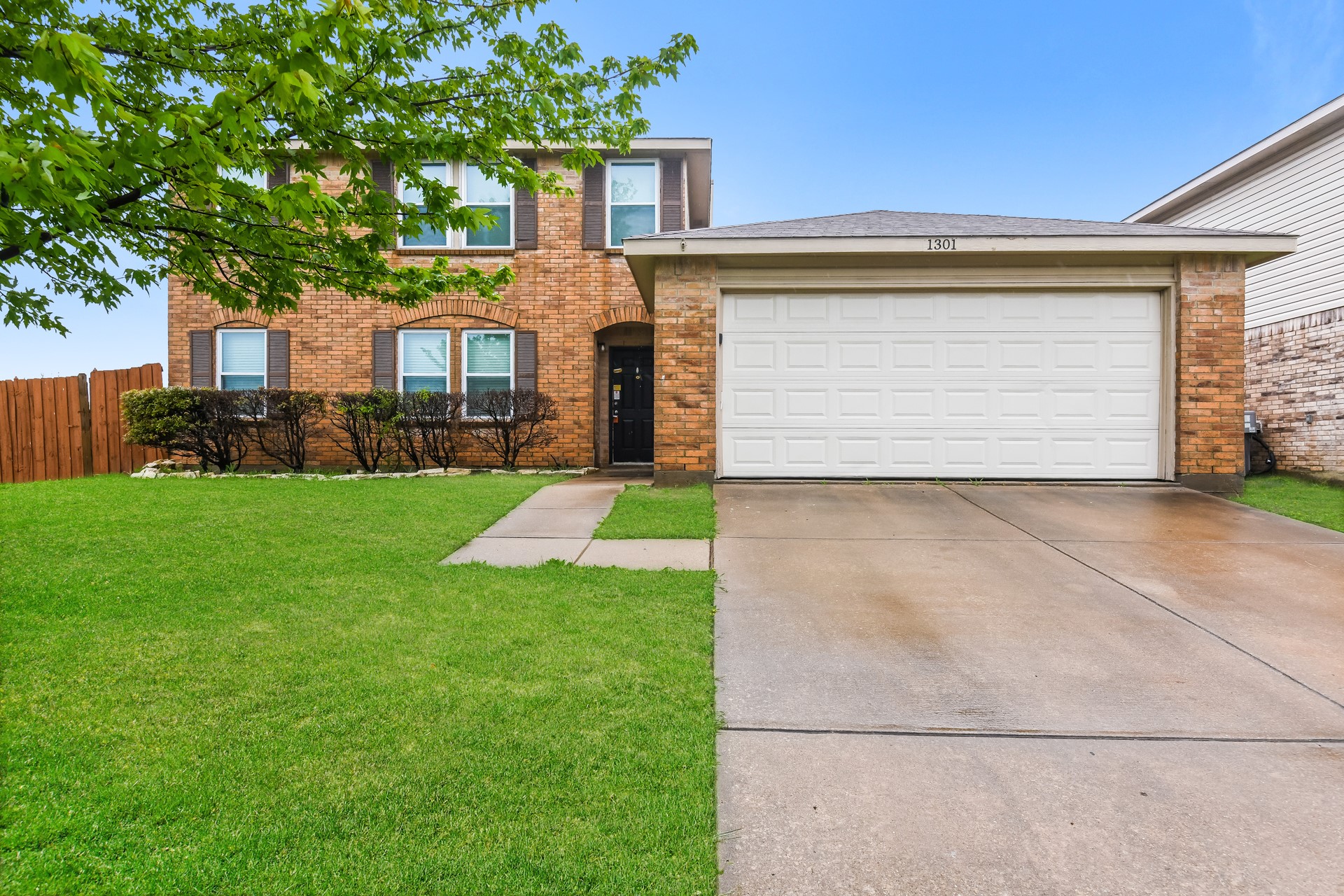 1301 Anna Lea Lane Burleson TX 76028
