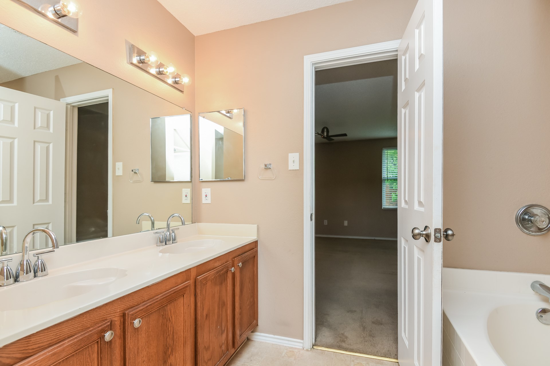 1301 Anna Lea Lane Burleson TX 76028