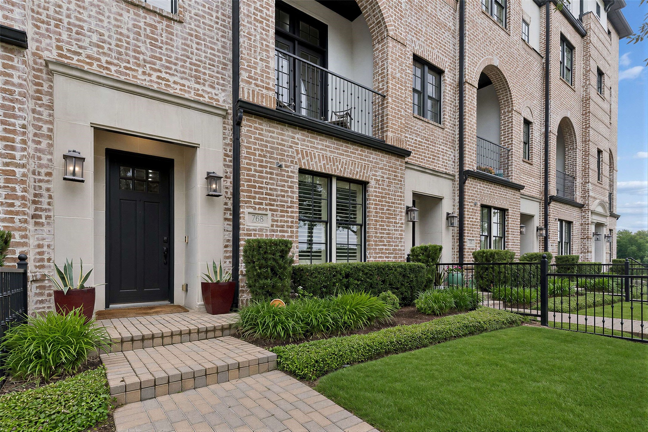 768 Sid Rich Drive Irving TX 75039