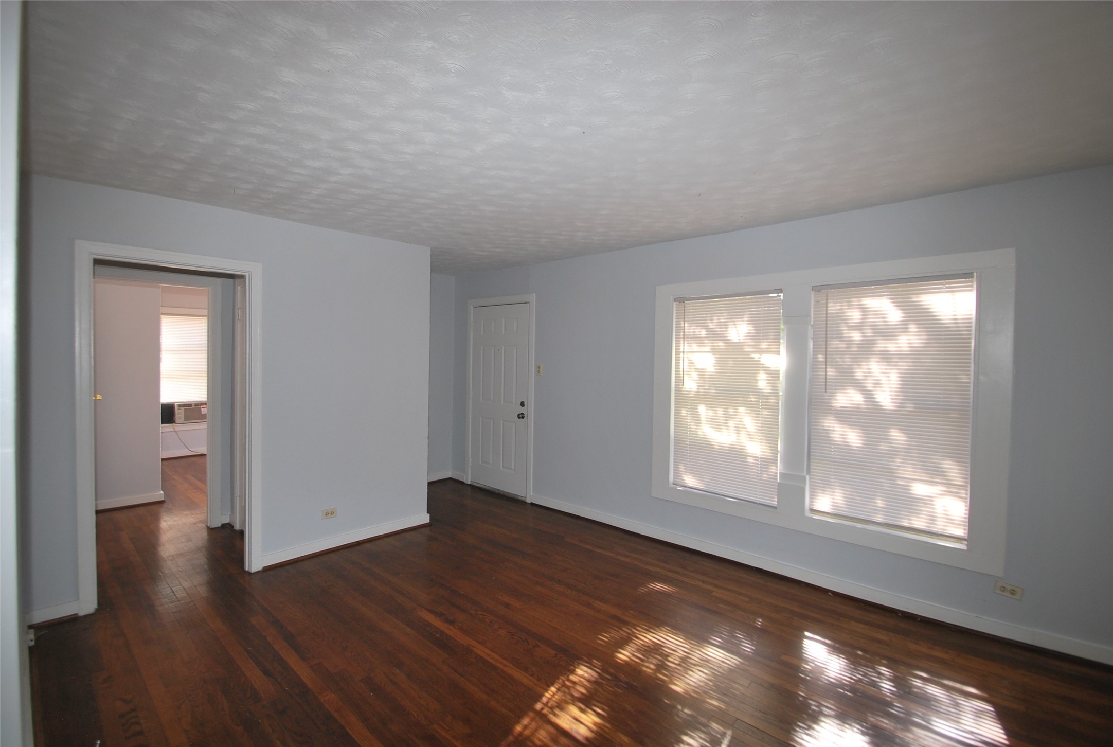 6918 Lockheed Avenue Dallas TX 75209