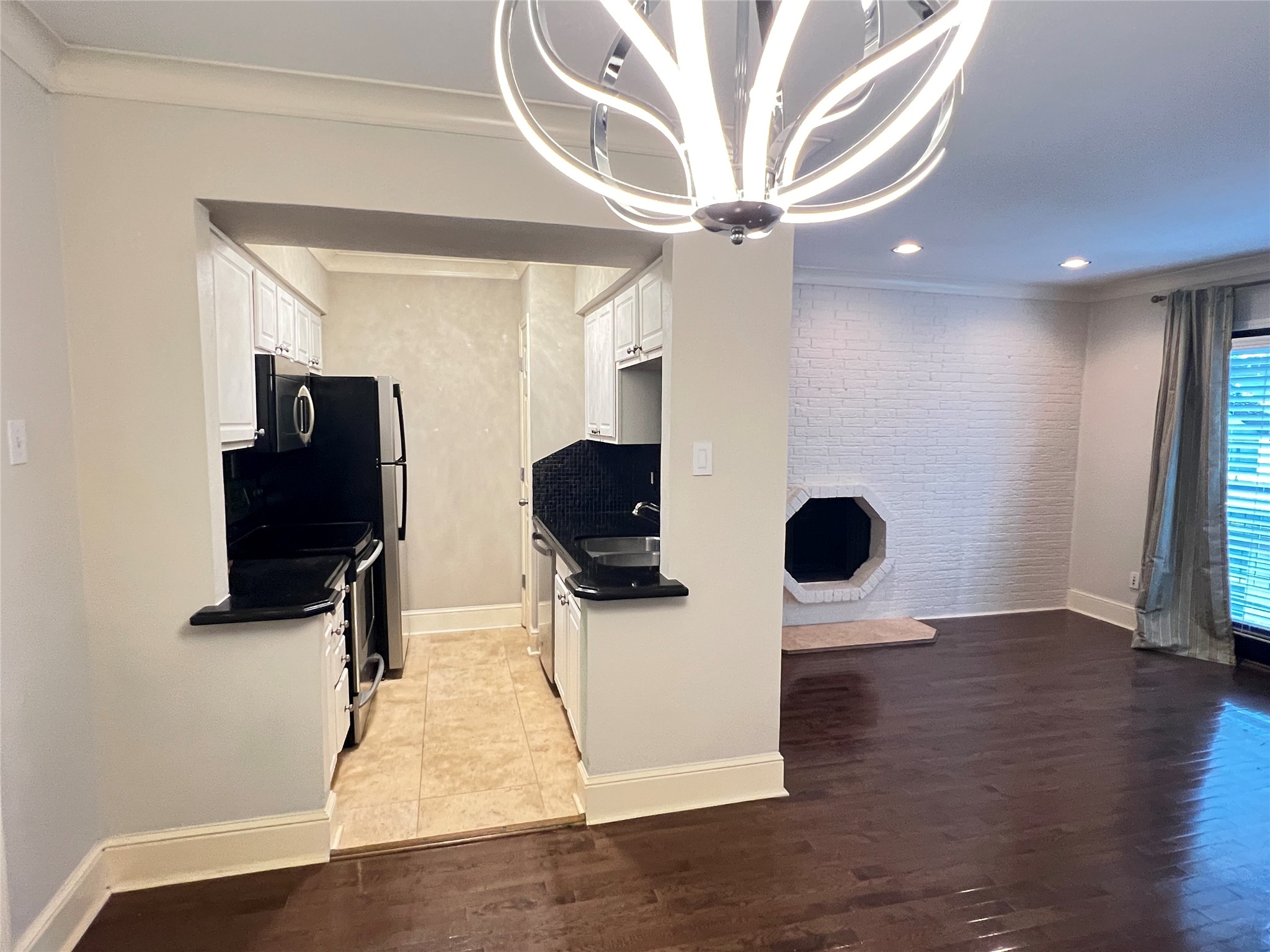 7734 Meadow Road Dallas TX 75230