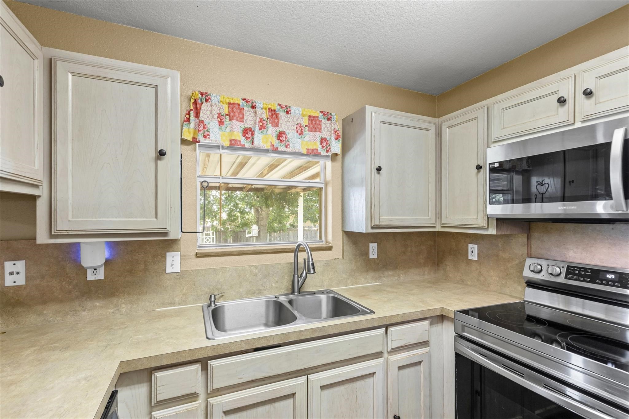 1107 Lynnwood Court Cleburne TX 76033