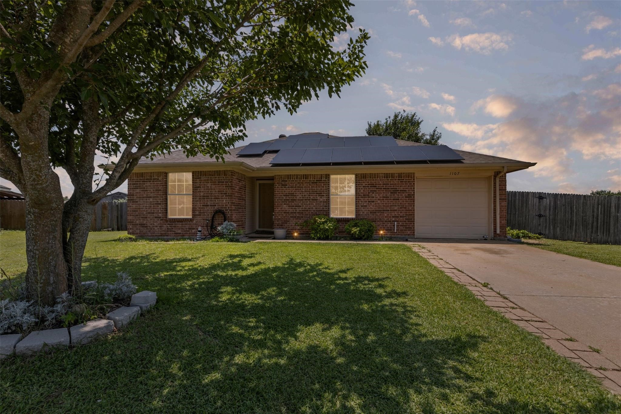1107 Lynnwood Court Cleburne TX 76033