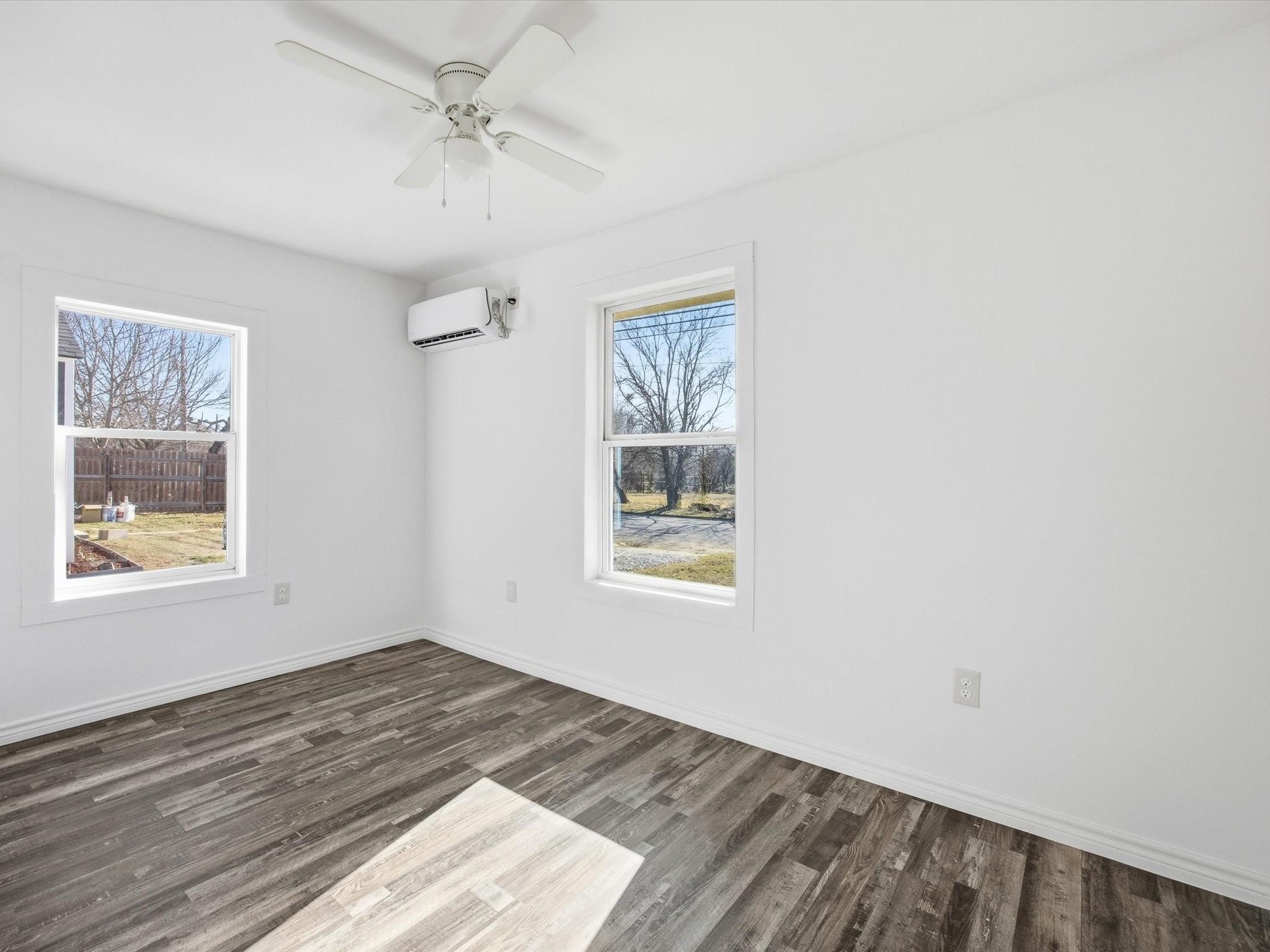 807 Adkins Street Bowie TX 76230