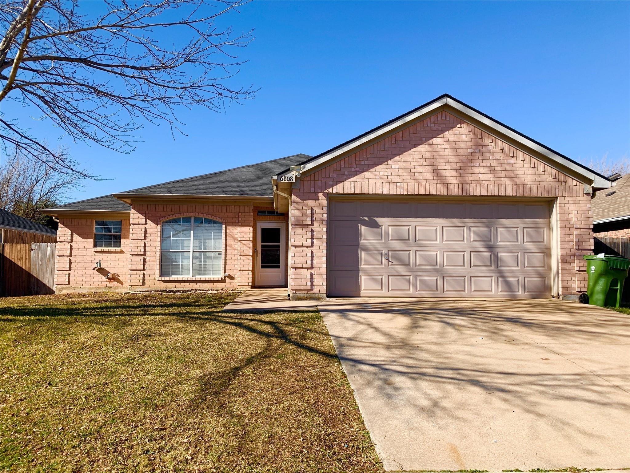 6808 W Lynn Creek Drive Arlington TX 76001