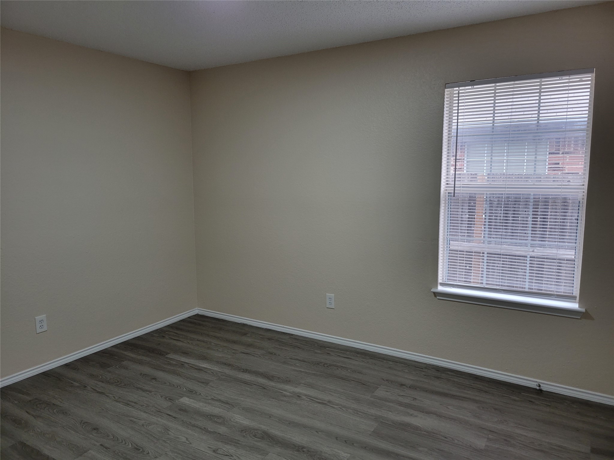 6808 W Lynn Creek Drive Arlington TX 76001