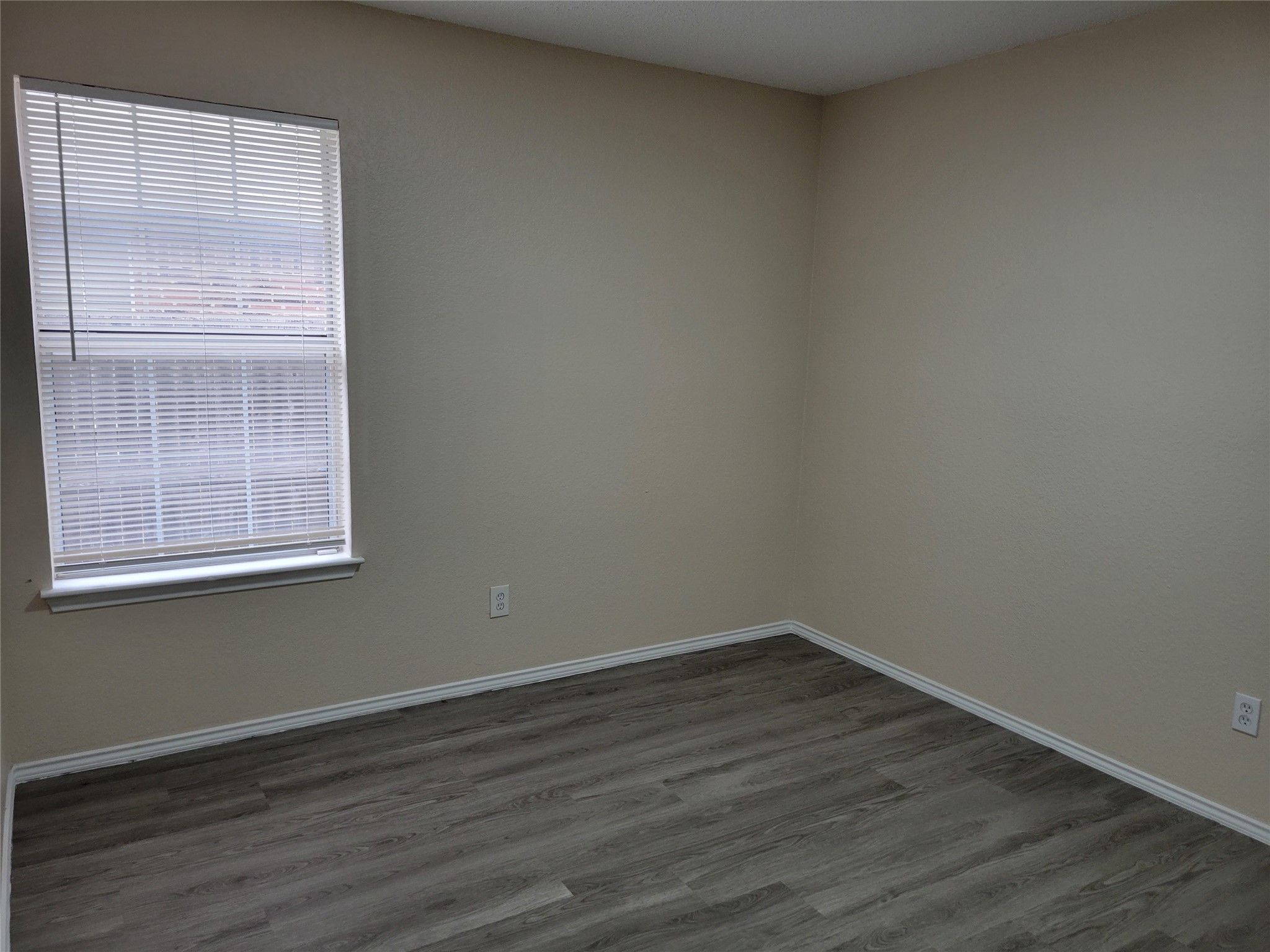 6808 W Lynn Creek Drive Arlington TX 76001