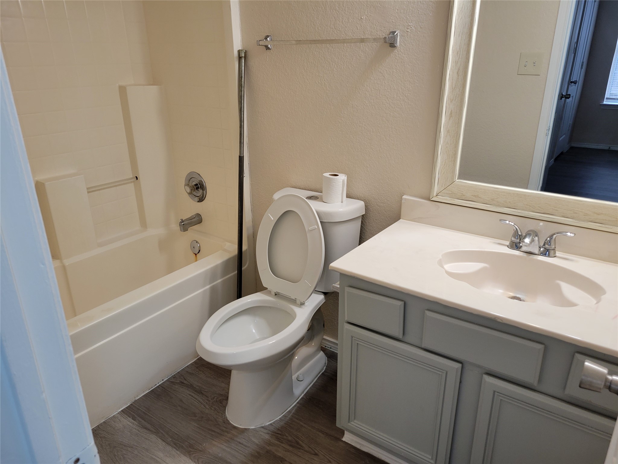 6808 W Lynn Creek Drive Arlington TX 76001