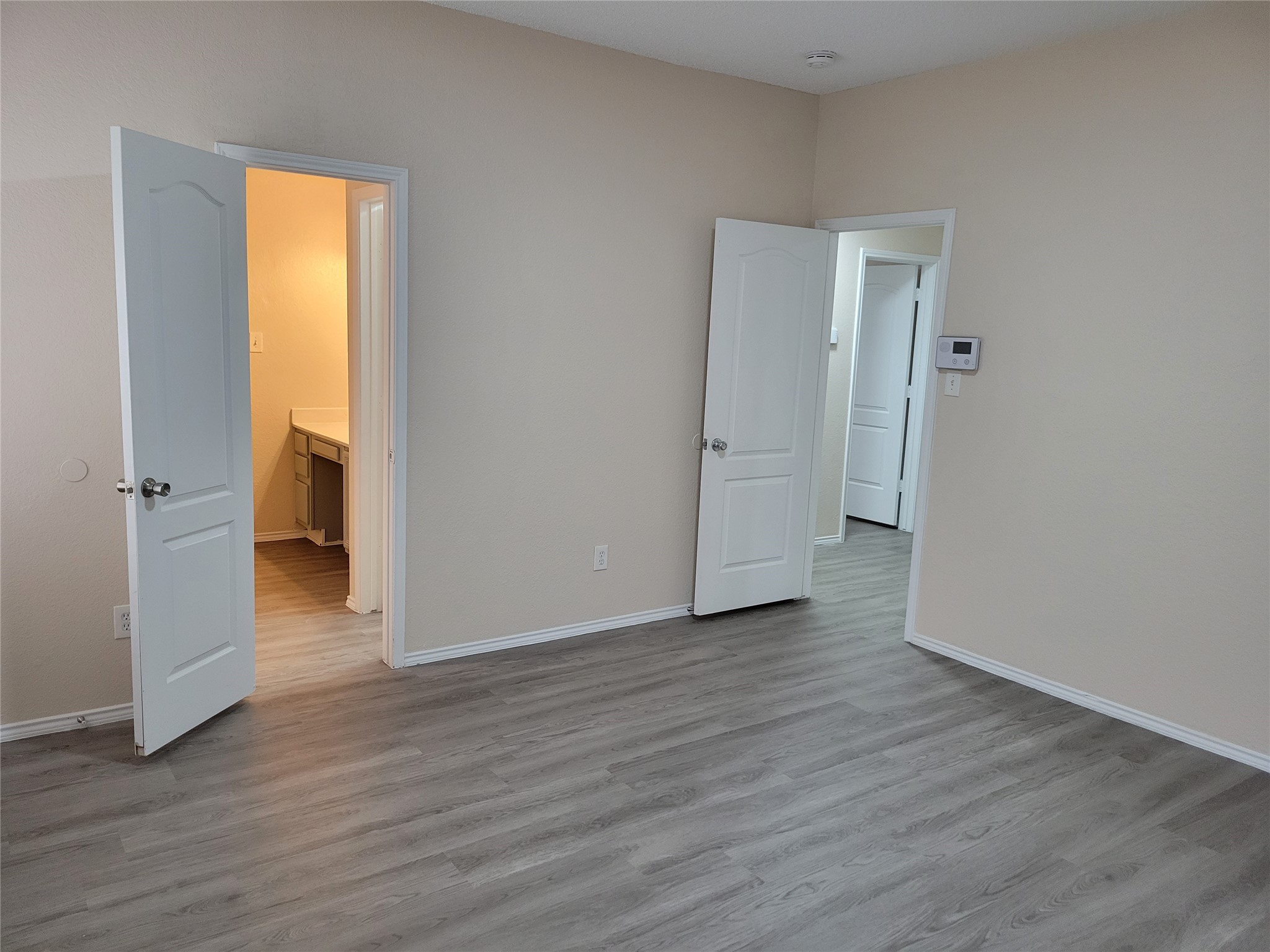 6808 W Lynn Creek Drive Arlington TX 76001