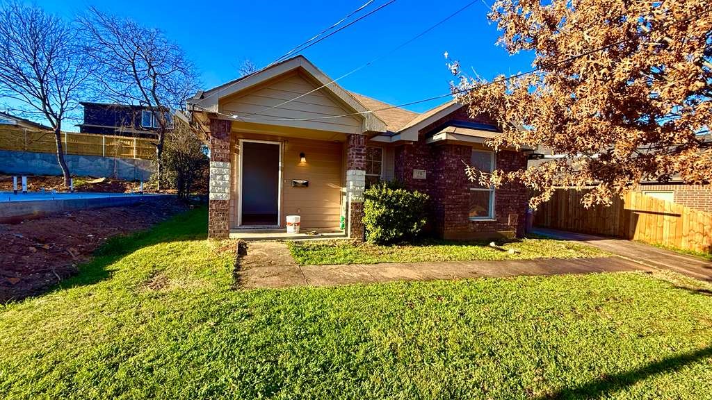1511 Doyle Avenue Dallas TX 75203