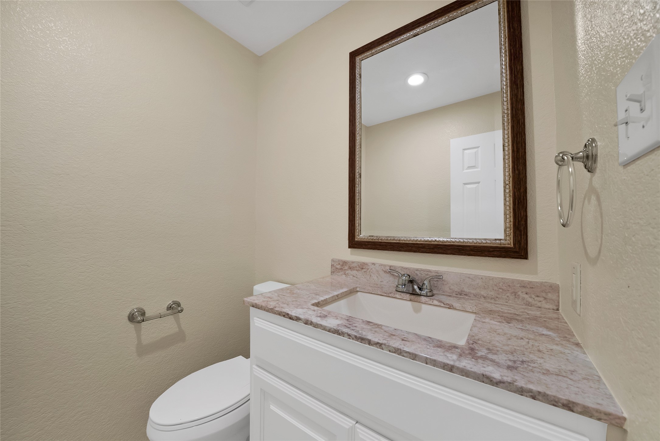 2303 Park Hill Drive Fort Worth TX 76110