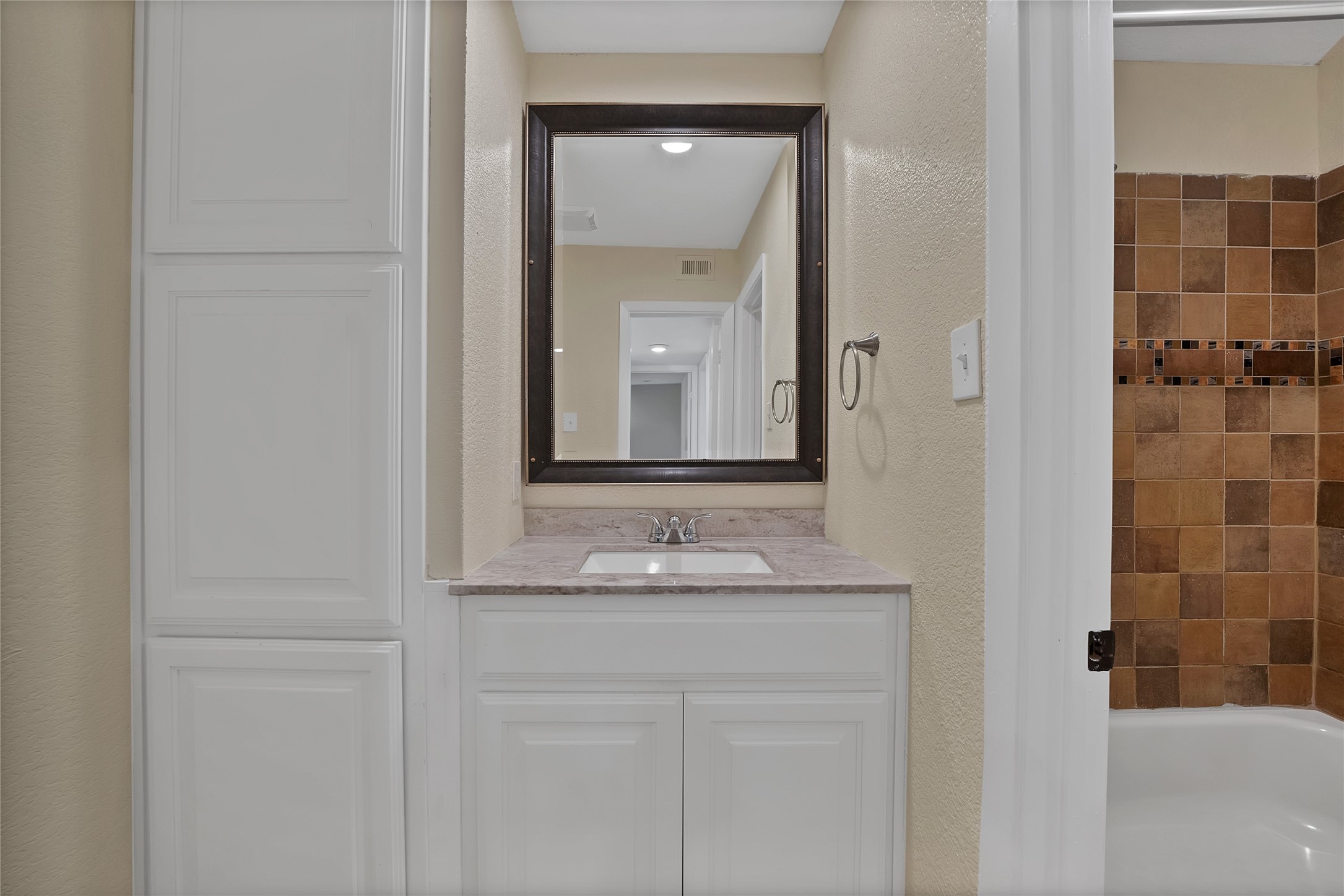 2303 Park Hill Drive Fort Worth TX 76110