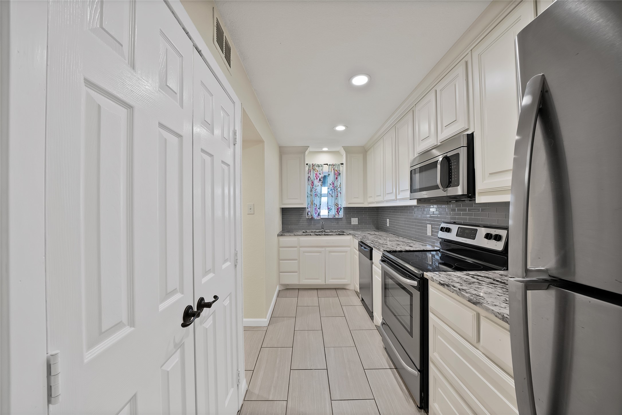 2303 Park Hill Drive Fort Worth TX 76110