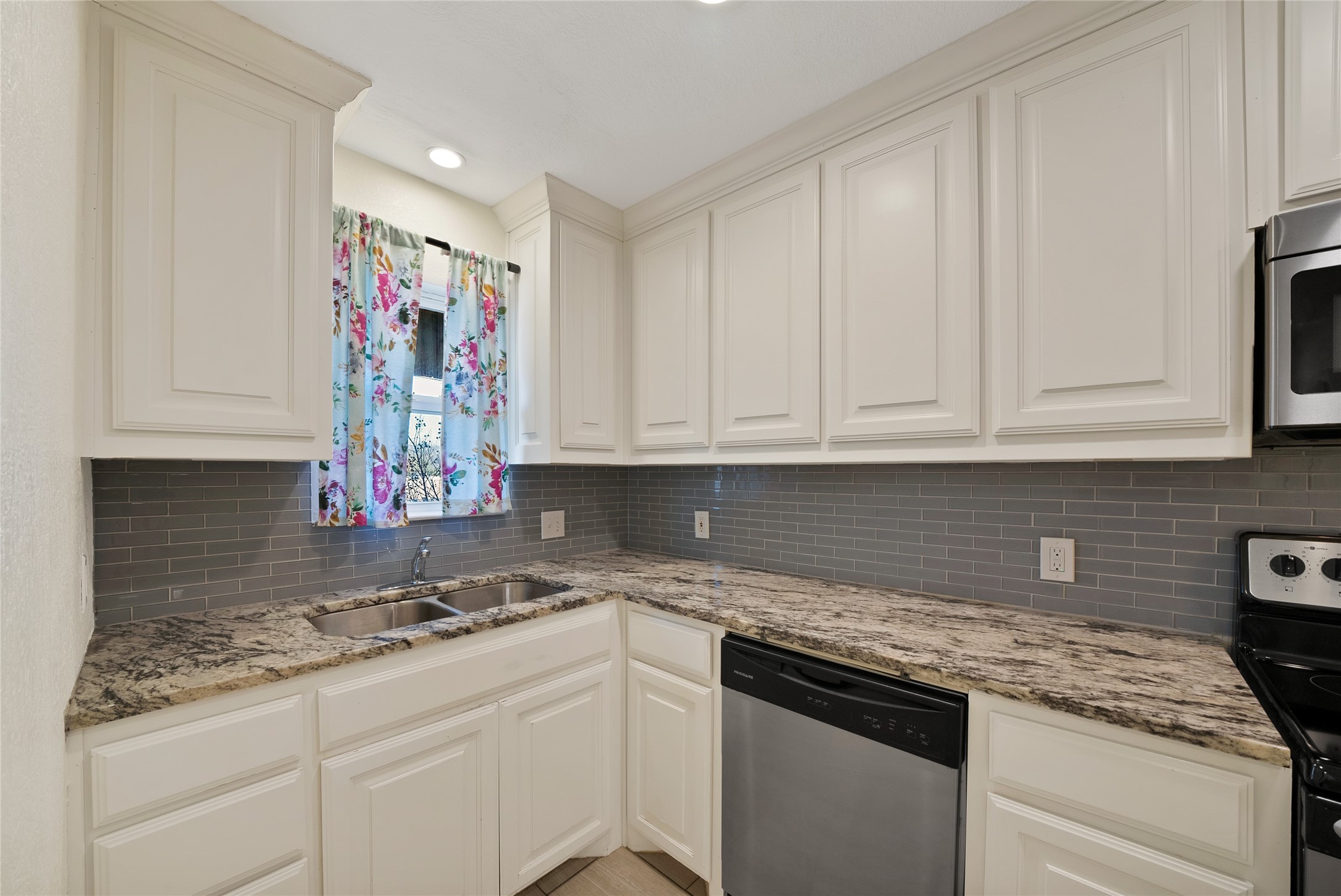 2303 Park Hill Drive Fort Worth TX 76110