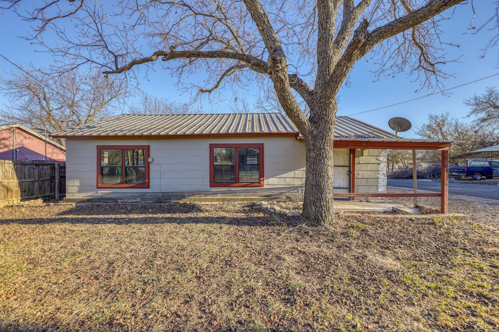 1006 E Dodge Street Stephenville TX 76401
