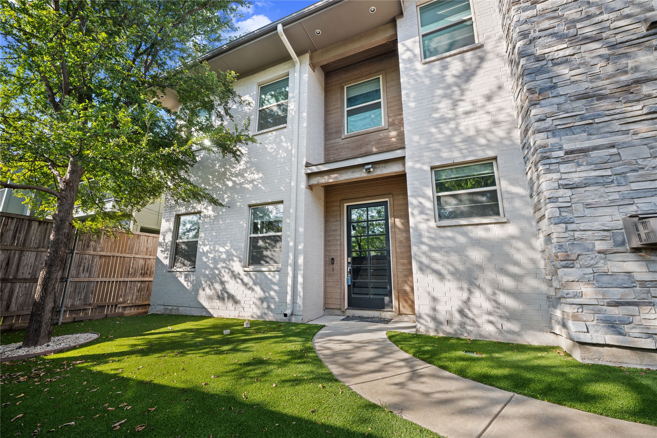 3823 Greenville Avenue Dallas TX 75206