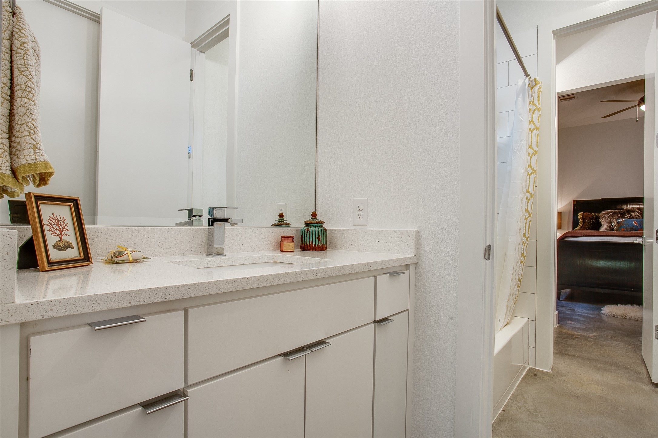 3823 Greenville Avenue Dallas TX 75206