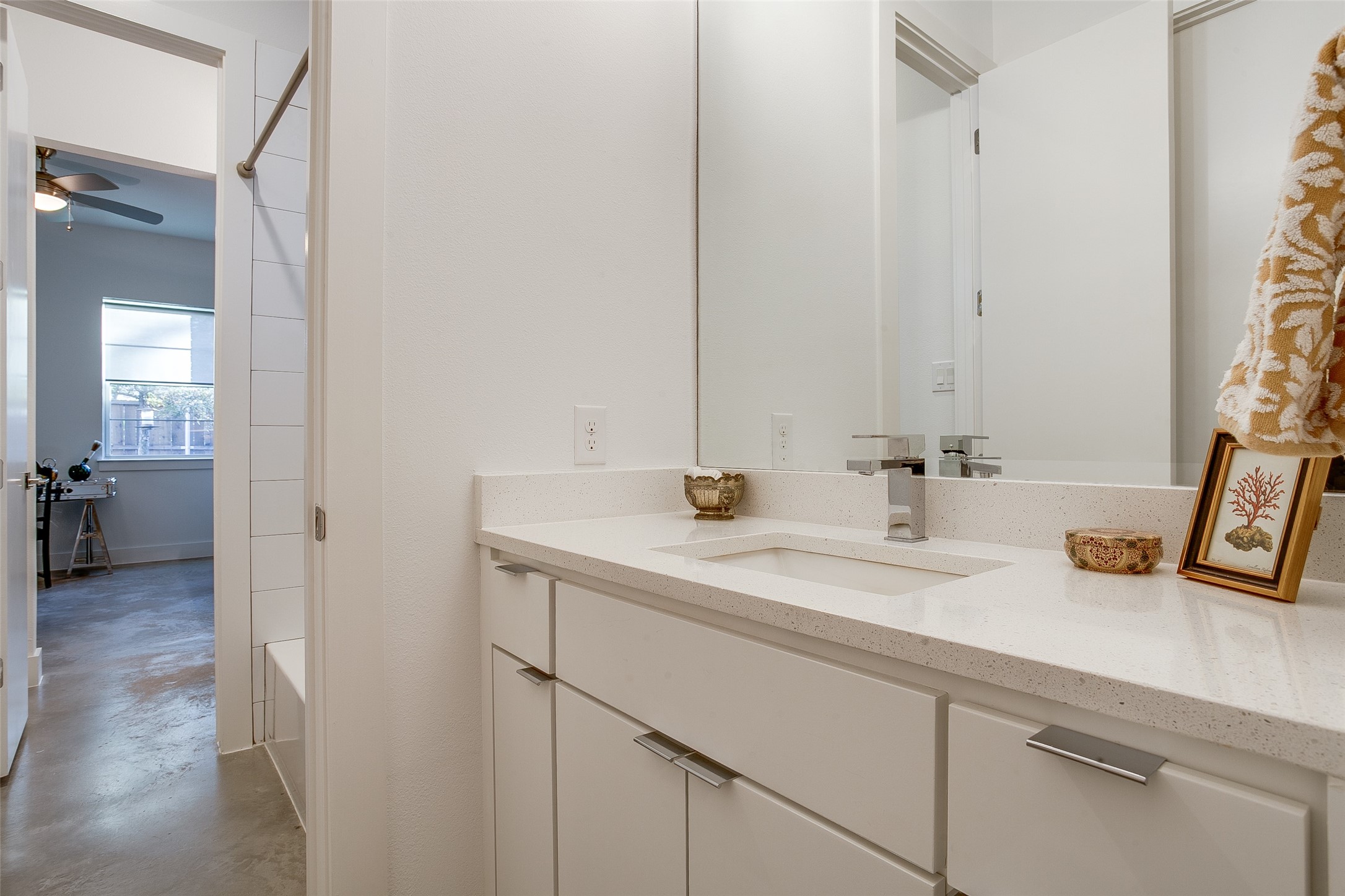 3823 Greenville Avenue Dallas TX 75206