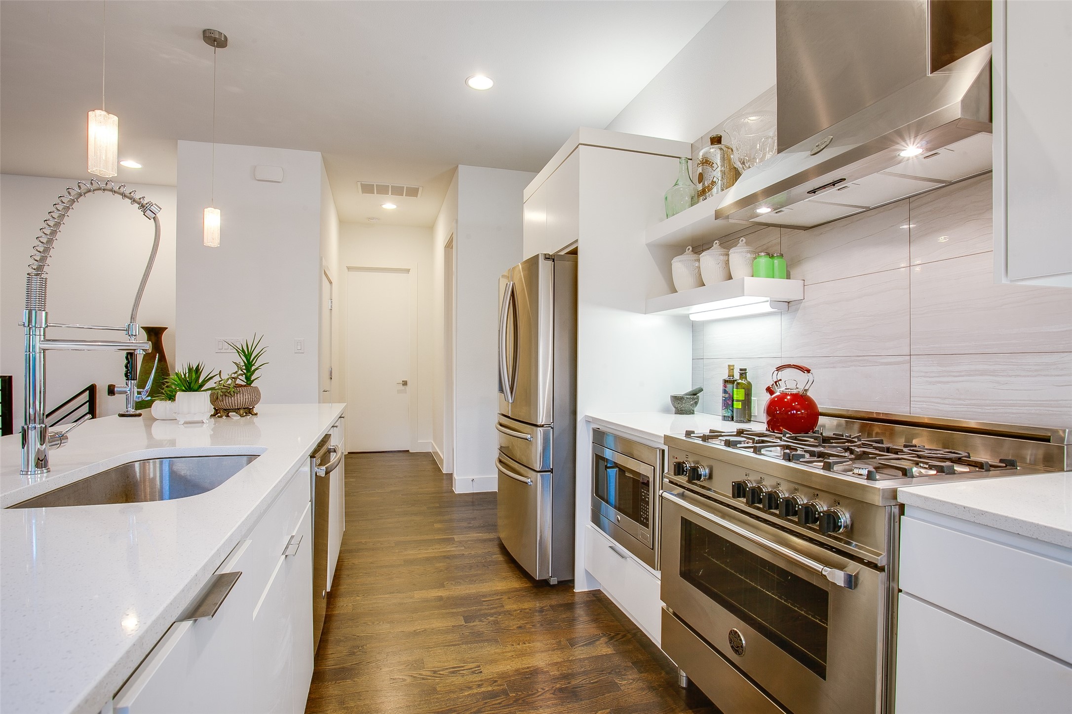 3823 Greenville Avenue Dallas TX 75206