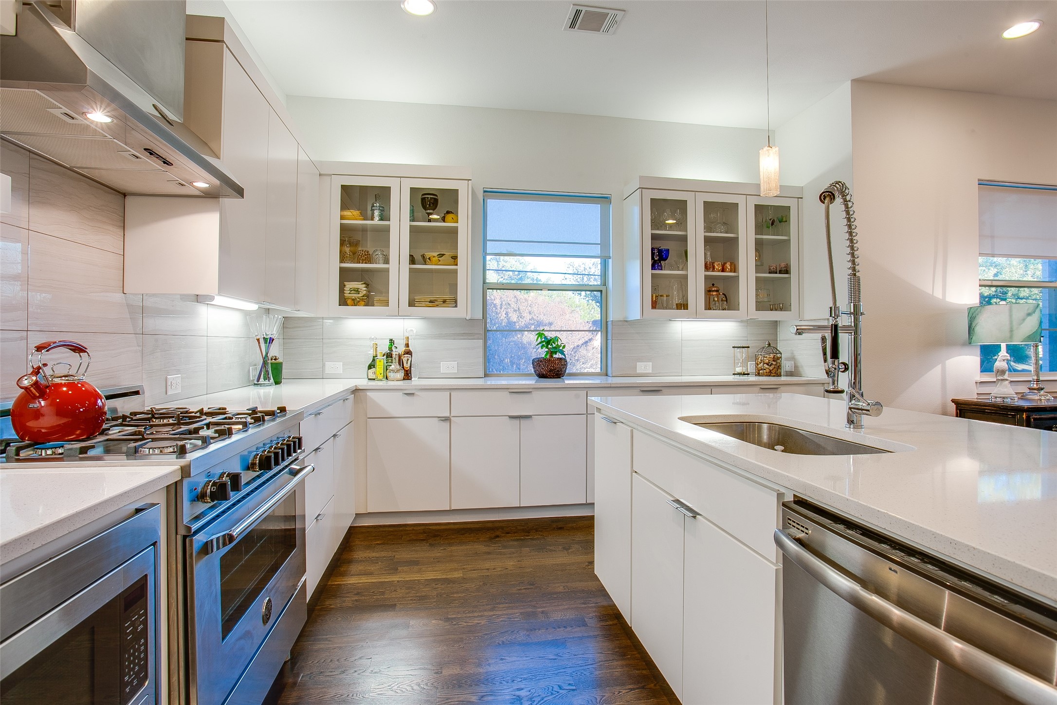 3823 Greenville Avenue Dallas TX 75206