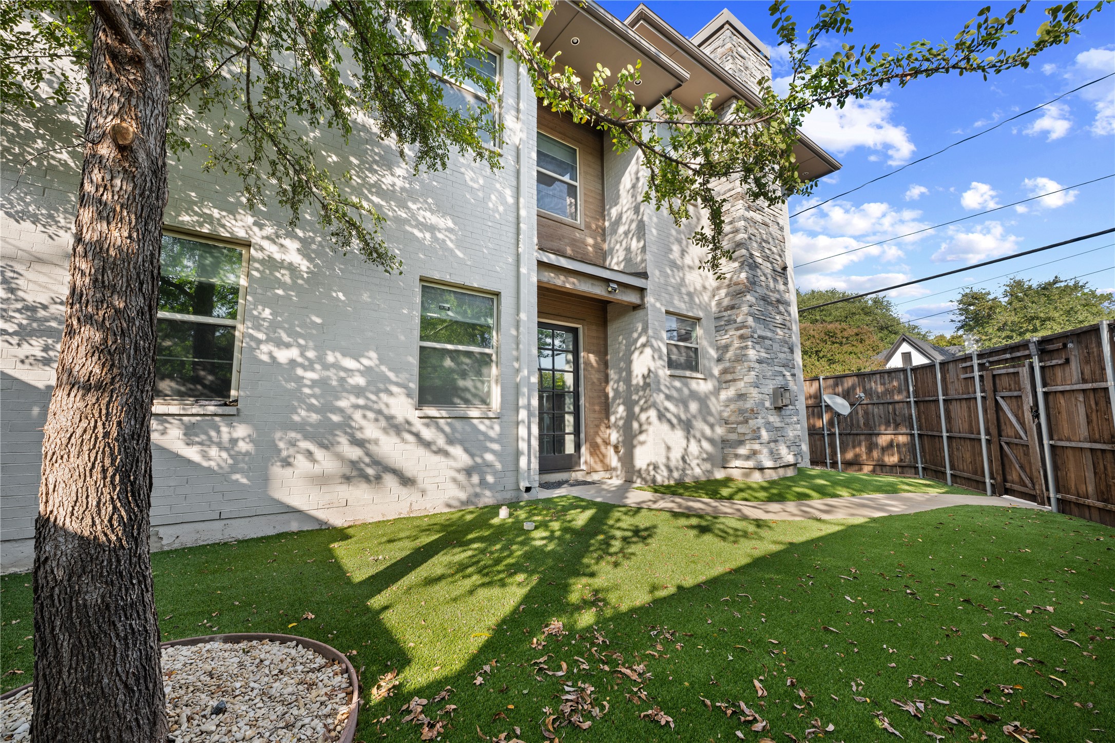 3823 Greenville Avenue Dallas TX 75206
