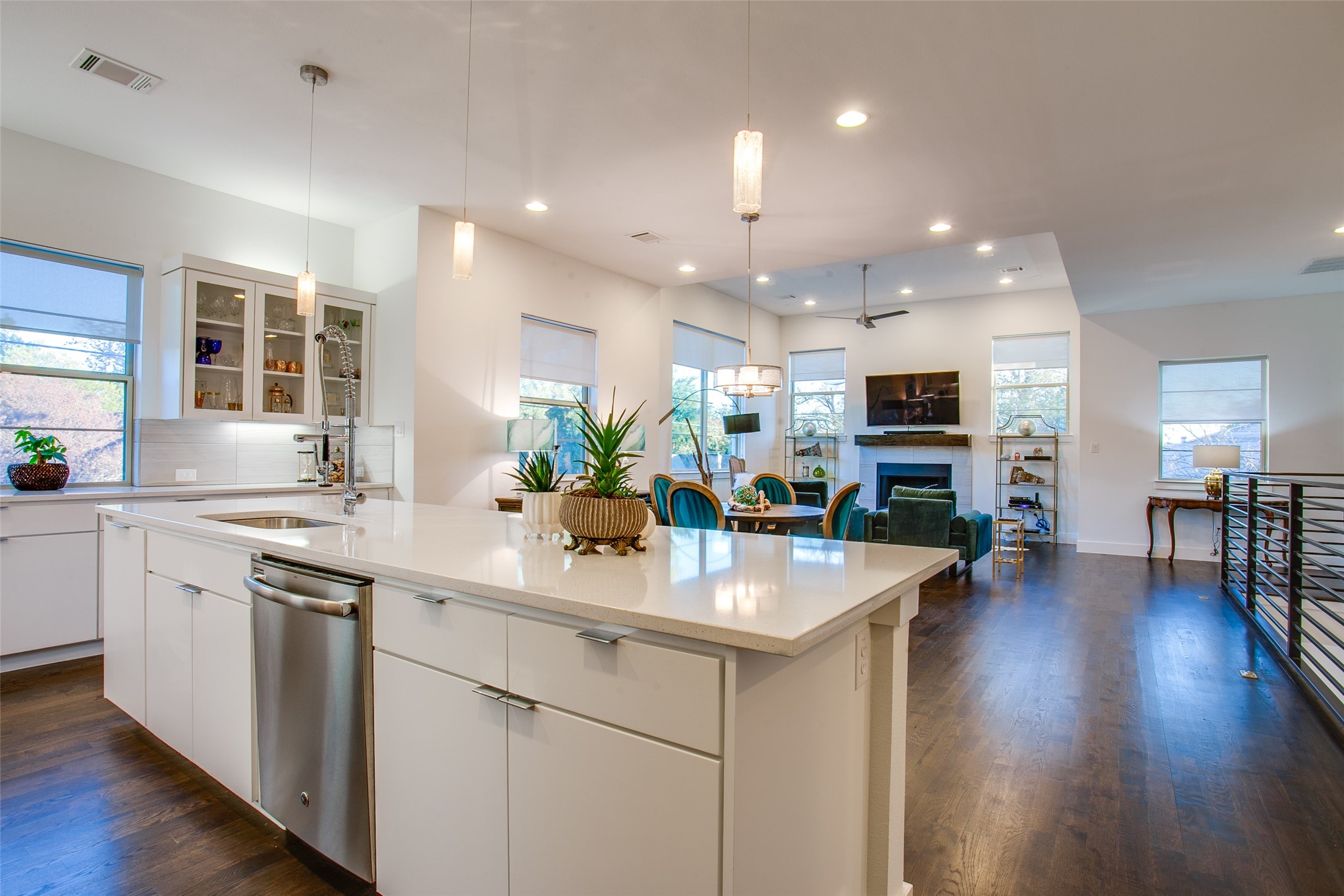 3823 Greenville Avenue Dallas TX 75206