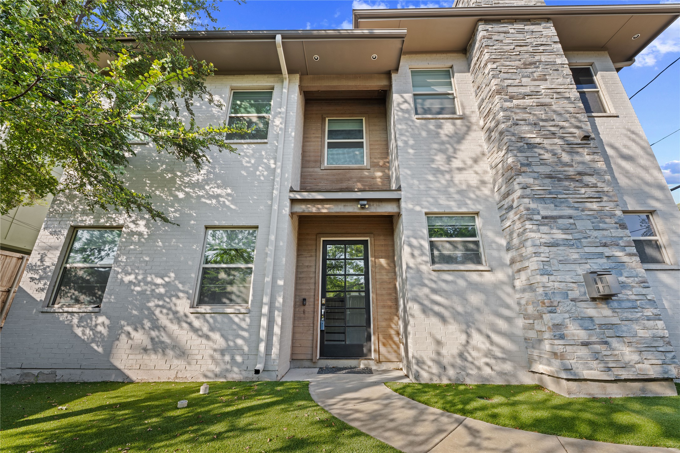 3823 Greenville Avenue Dallas TX 75206