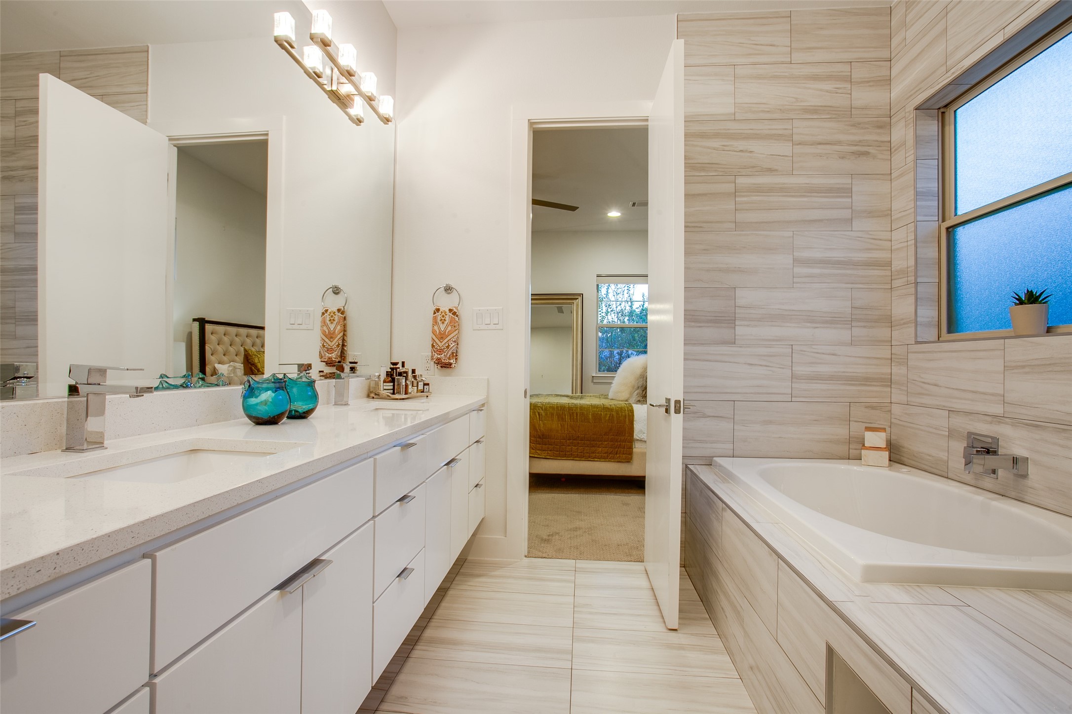 3823 Greenville Avenue Dallas TX 75206