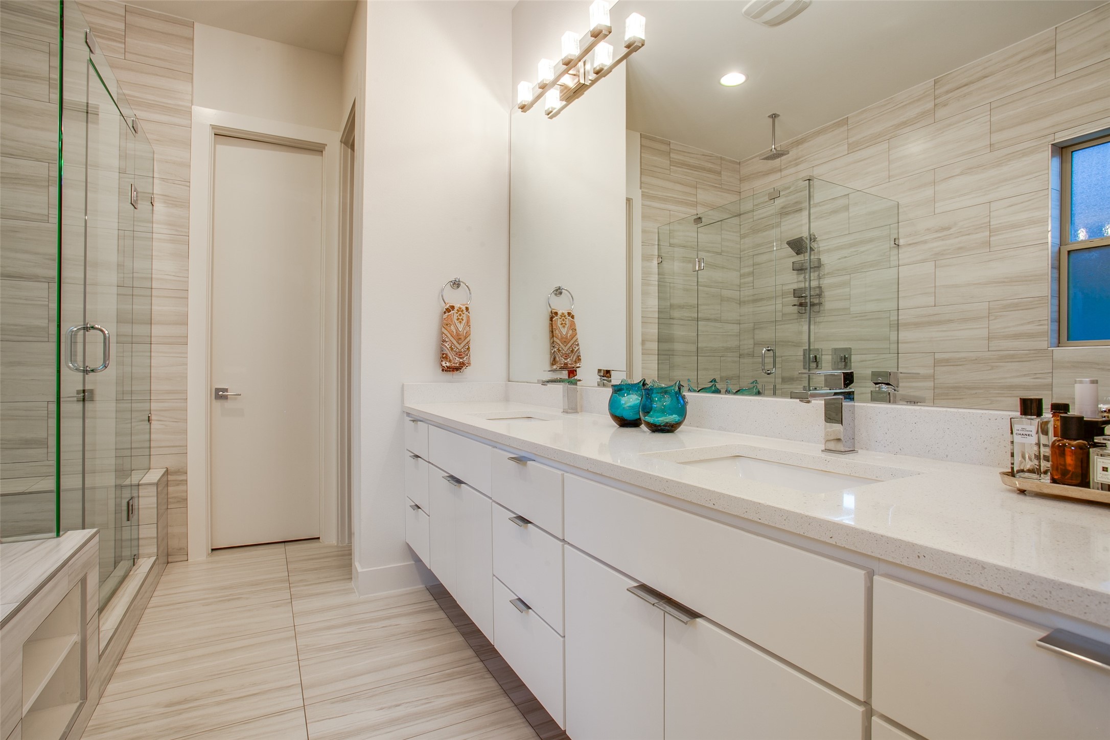 3823 Greenville Avenue Dallas TX 75206