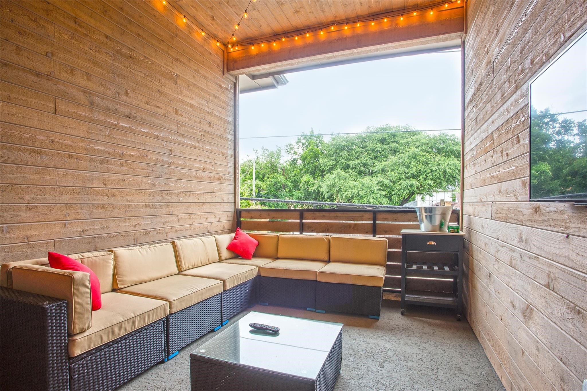3823 Greenville Avenue Dallas TX 75206