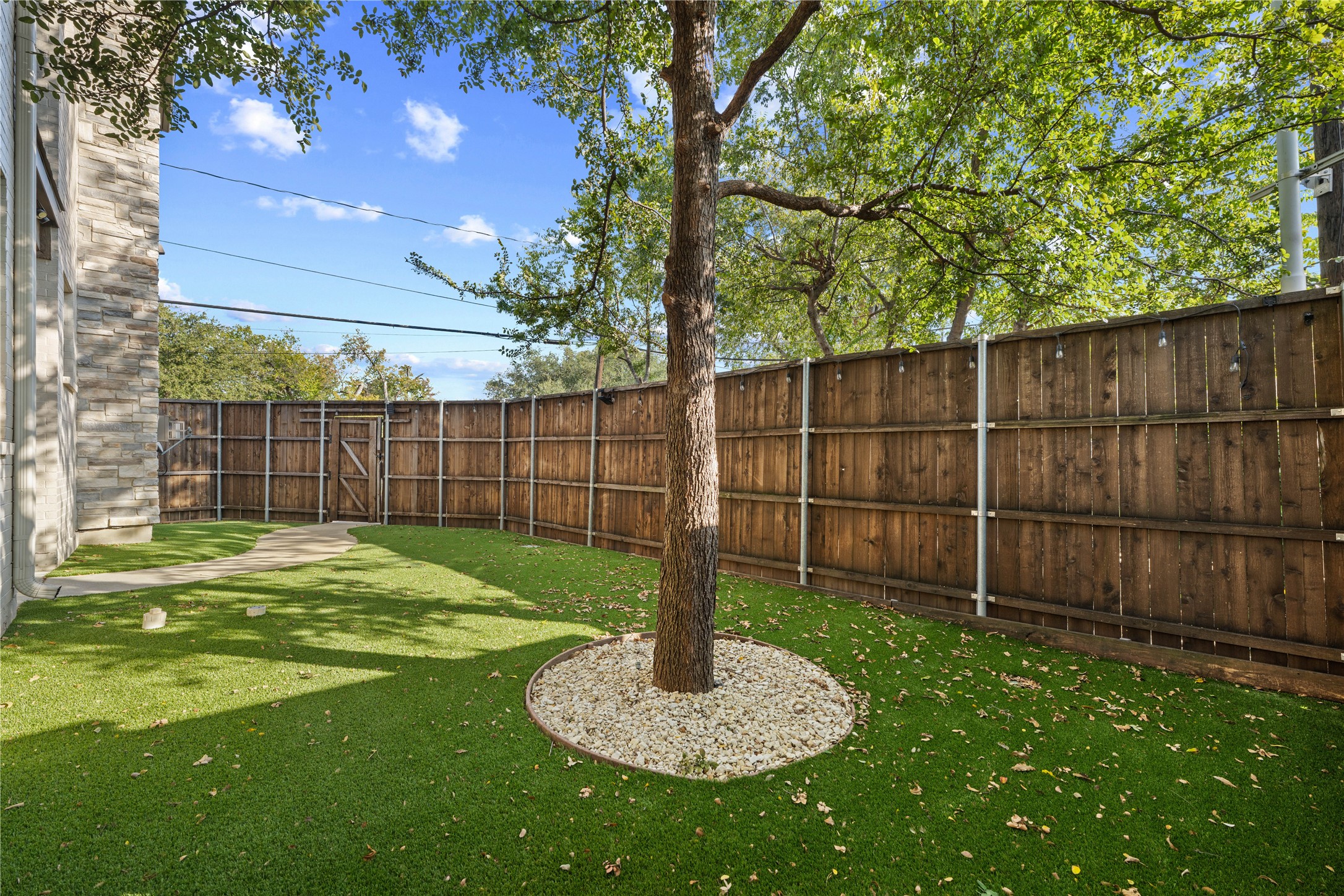 3823 Greenville Avenue Dallas TX 75206