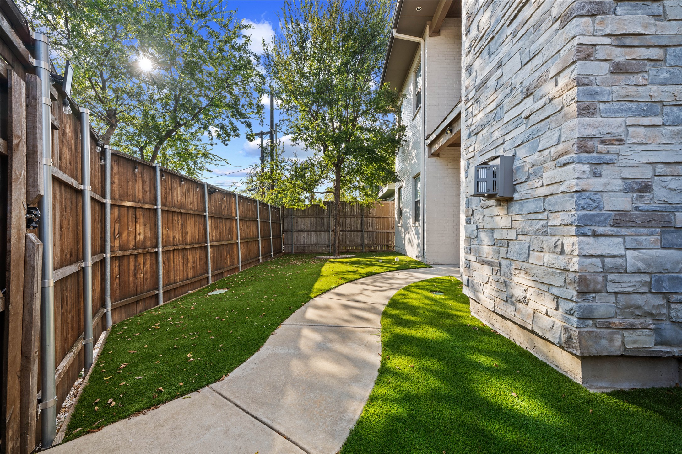 3823 Greenville Avenue Dallas TX 75206