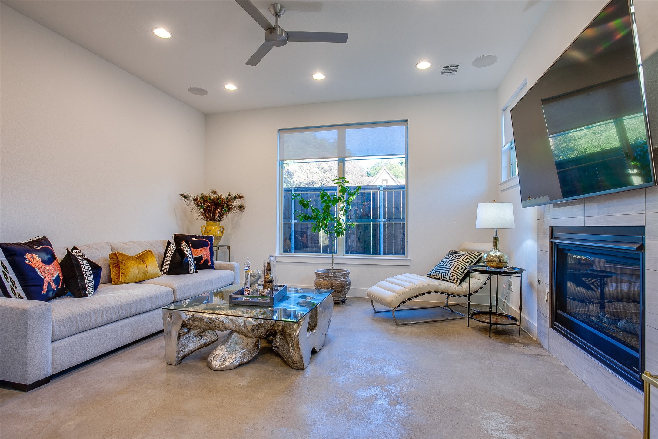 3823 Greenville Avenue Dallas TX 75206