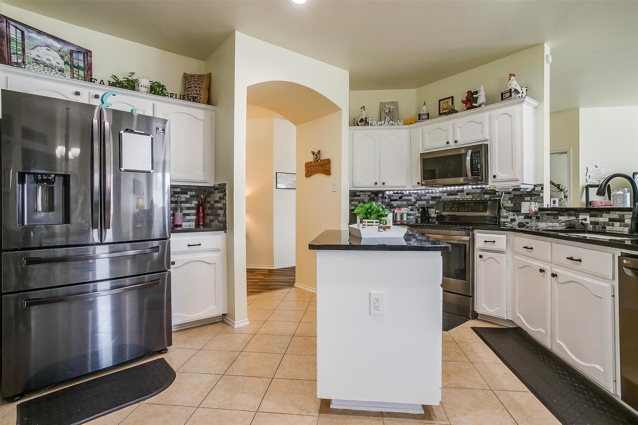 909 Hunter Lane Burleson TX 76028