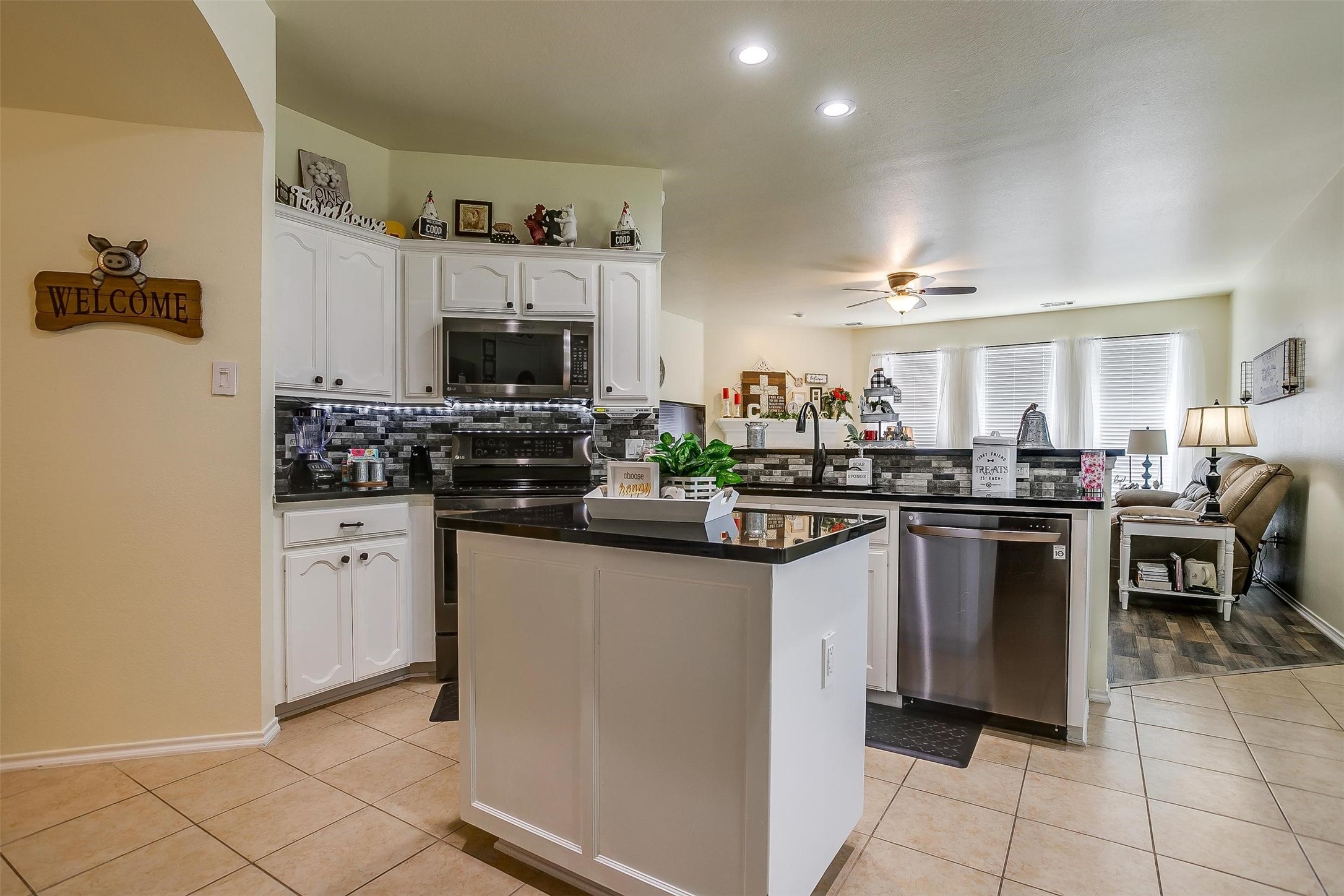 909 Hunter Lane Burleson TX 76028