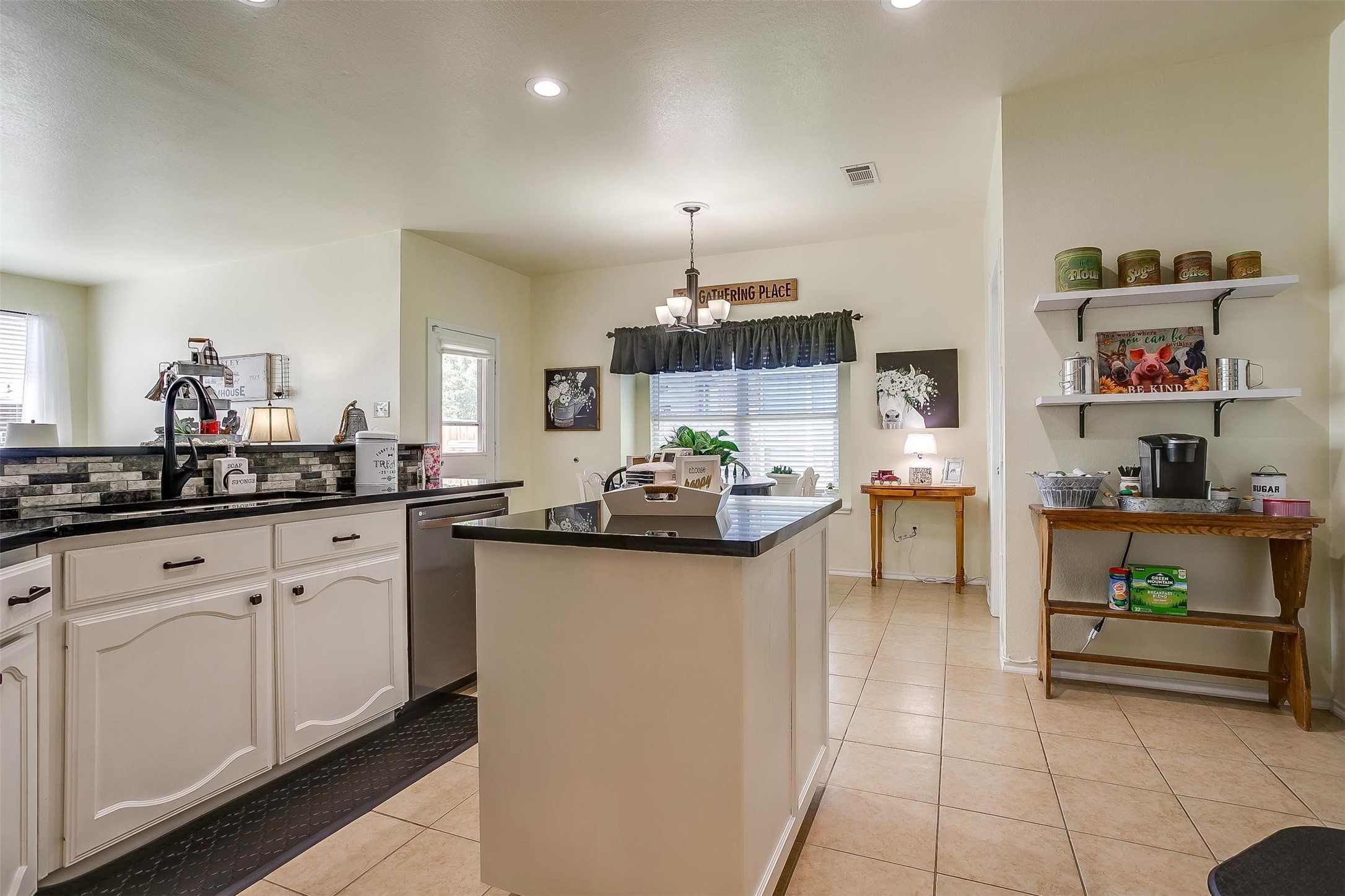 909 Hunter Lane Burleson TX 76028