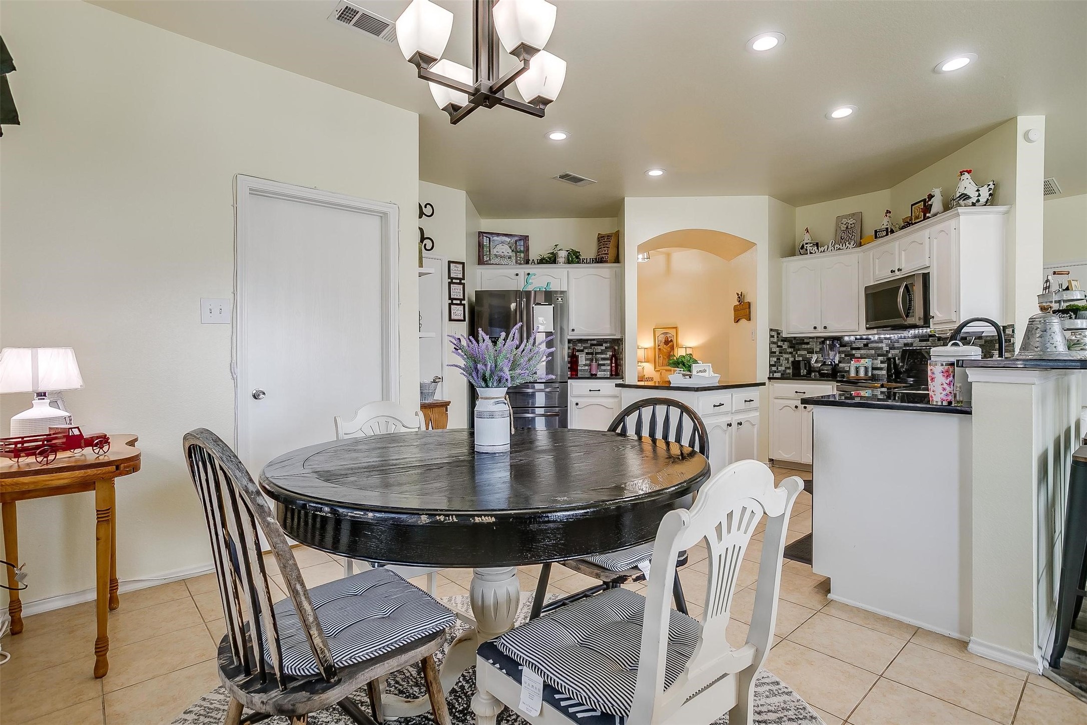 909 Hunter Lane Burleson TX 76028