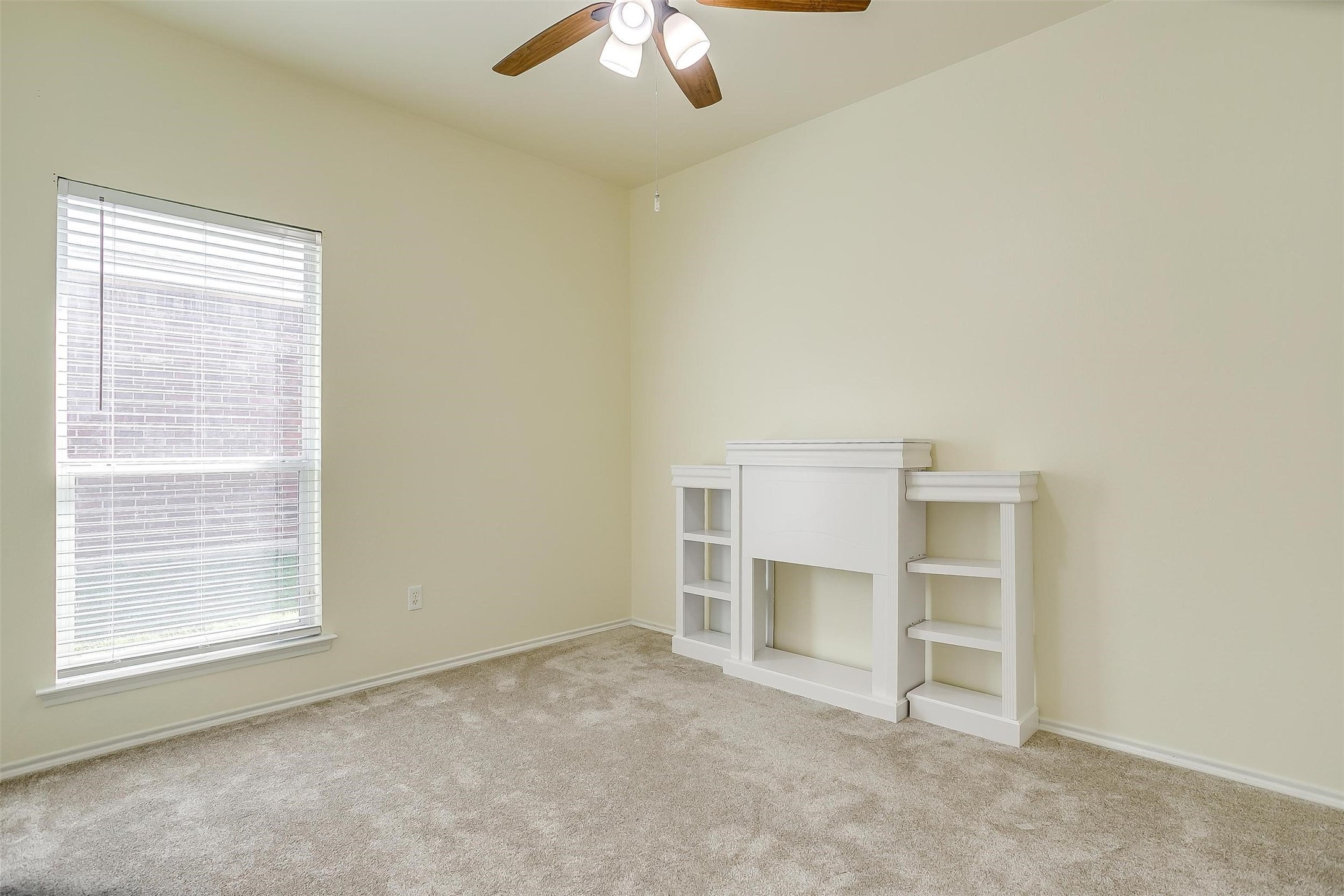 909 Hunter Lane Burleson TX 76028