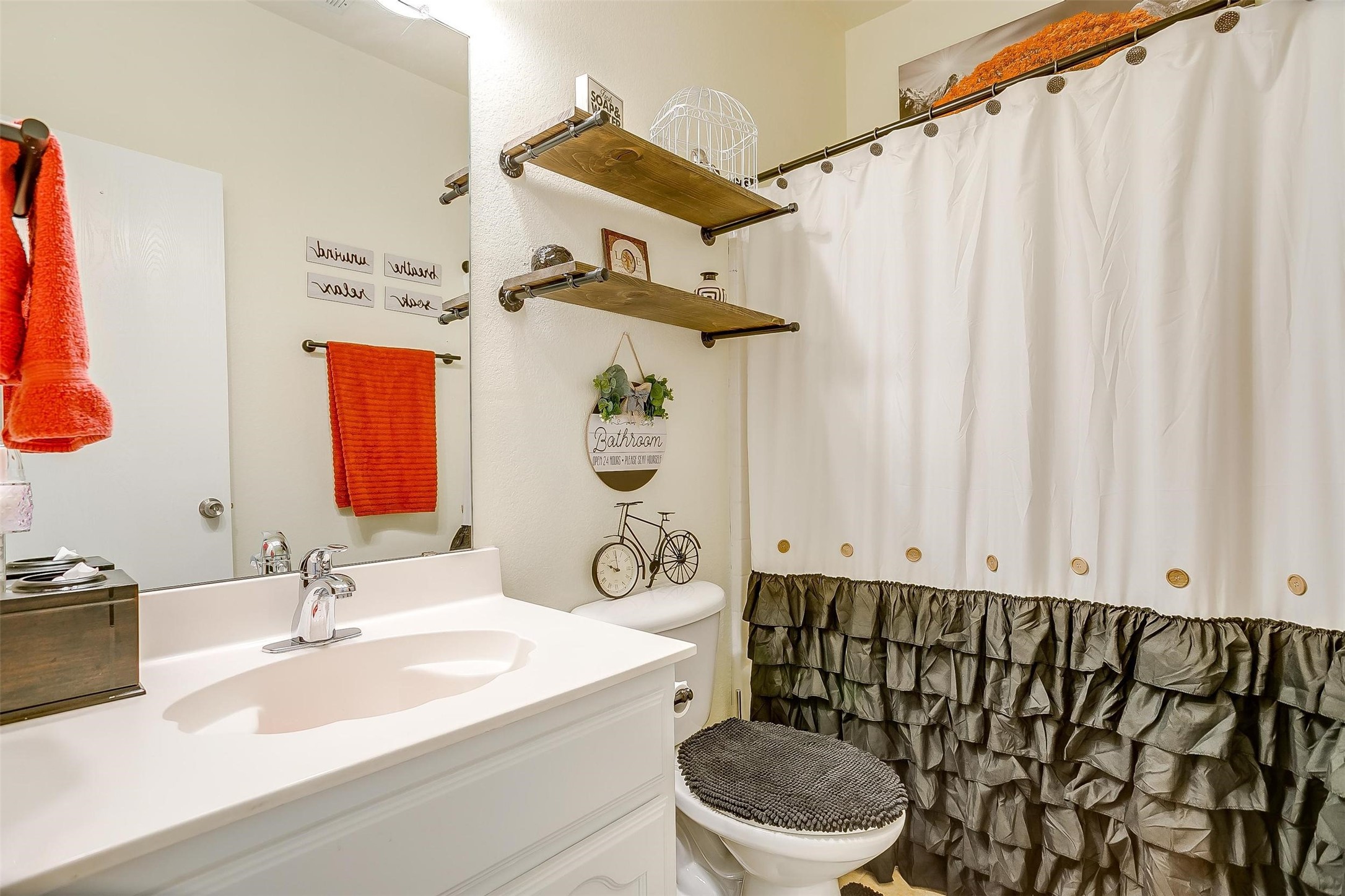 909 Hunter Lane Burleson TX 76028
