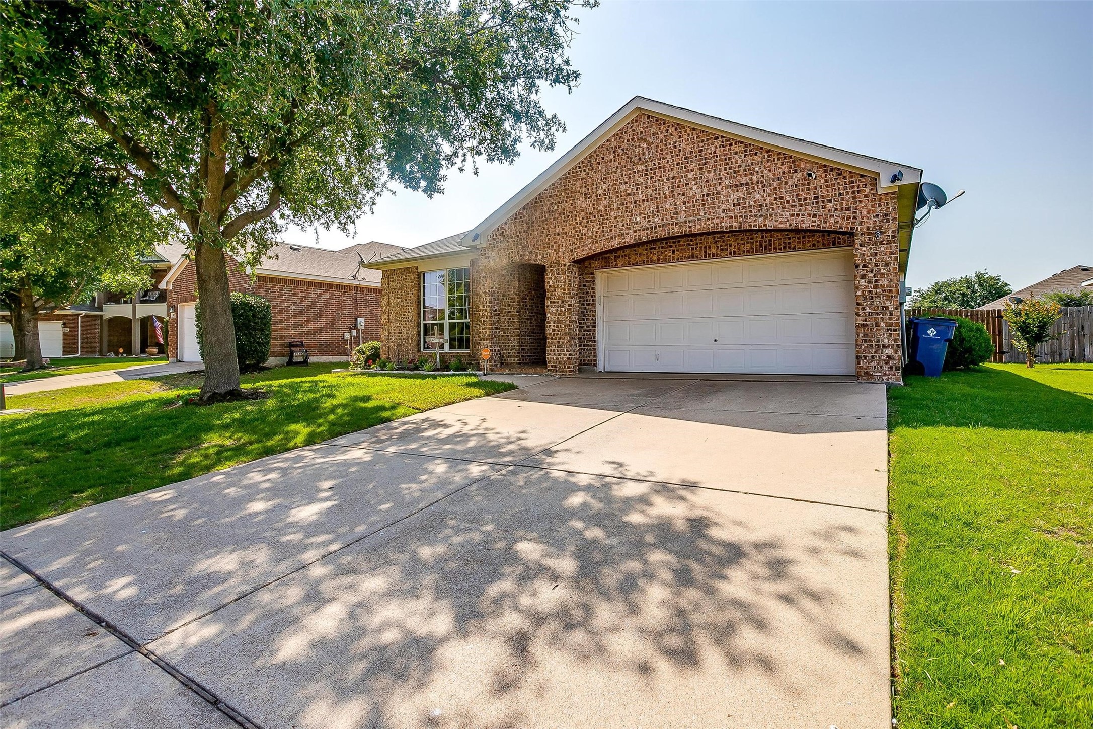 909 Hunter Lane Burleson TX 76028