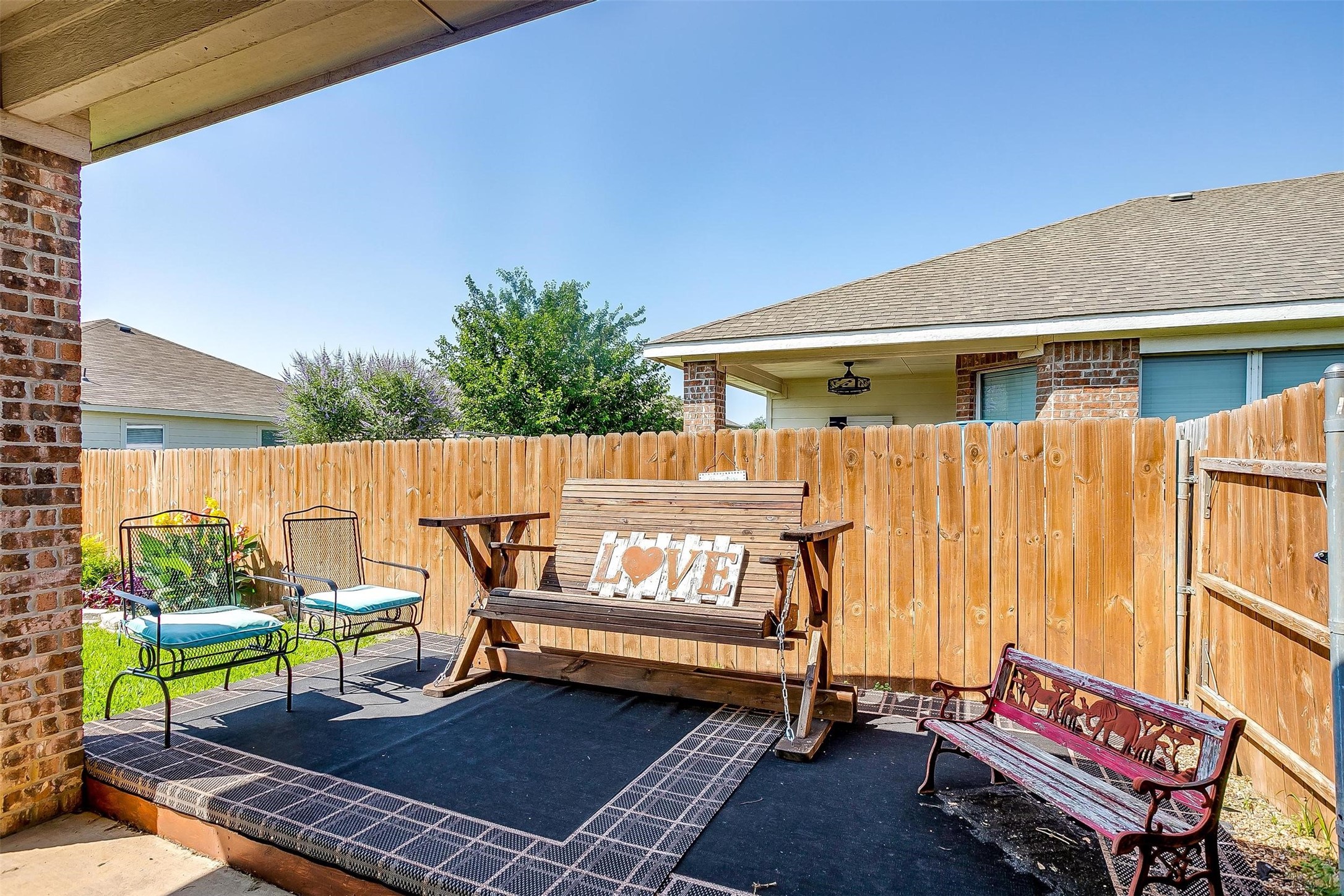 909 Hunter Lane Burleson TX 76028