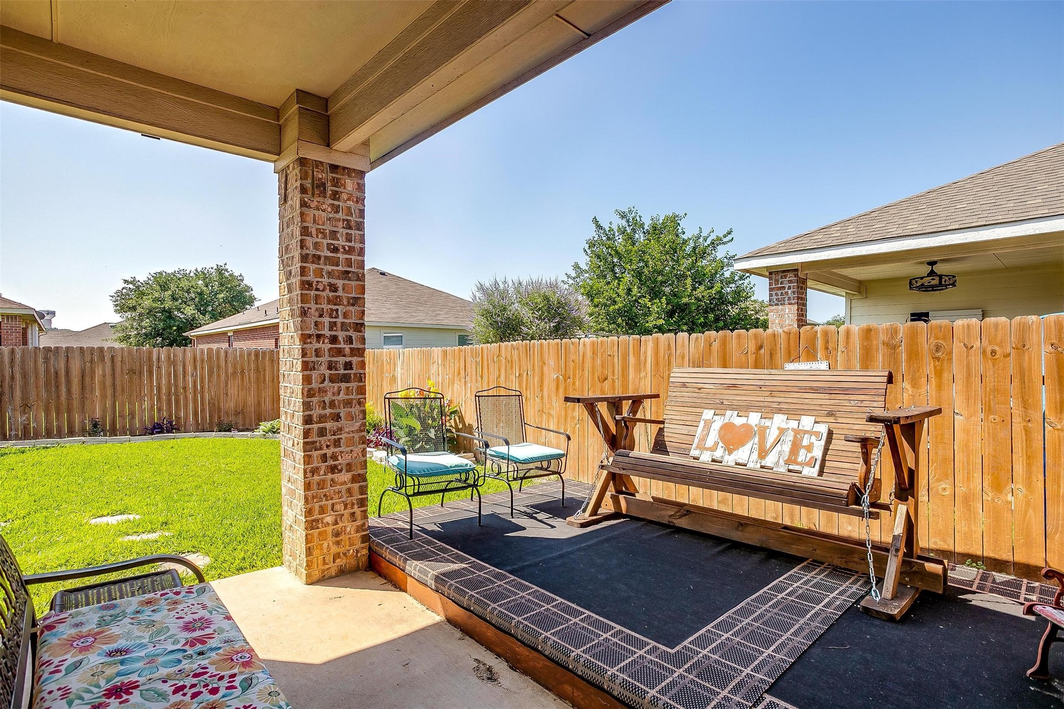 909 Hunter Lane Burleson TX 76028