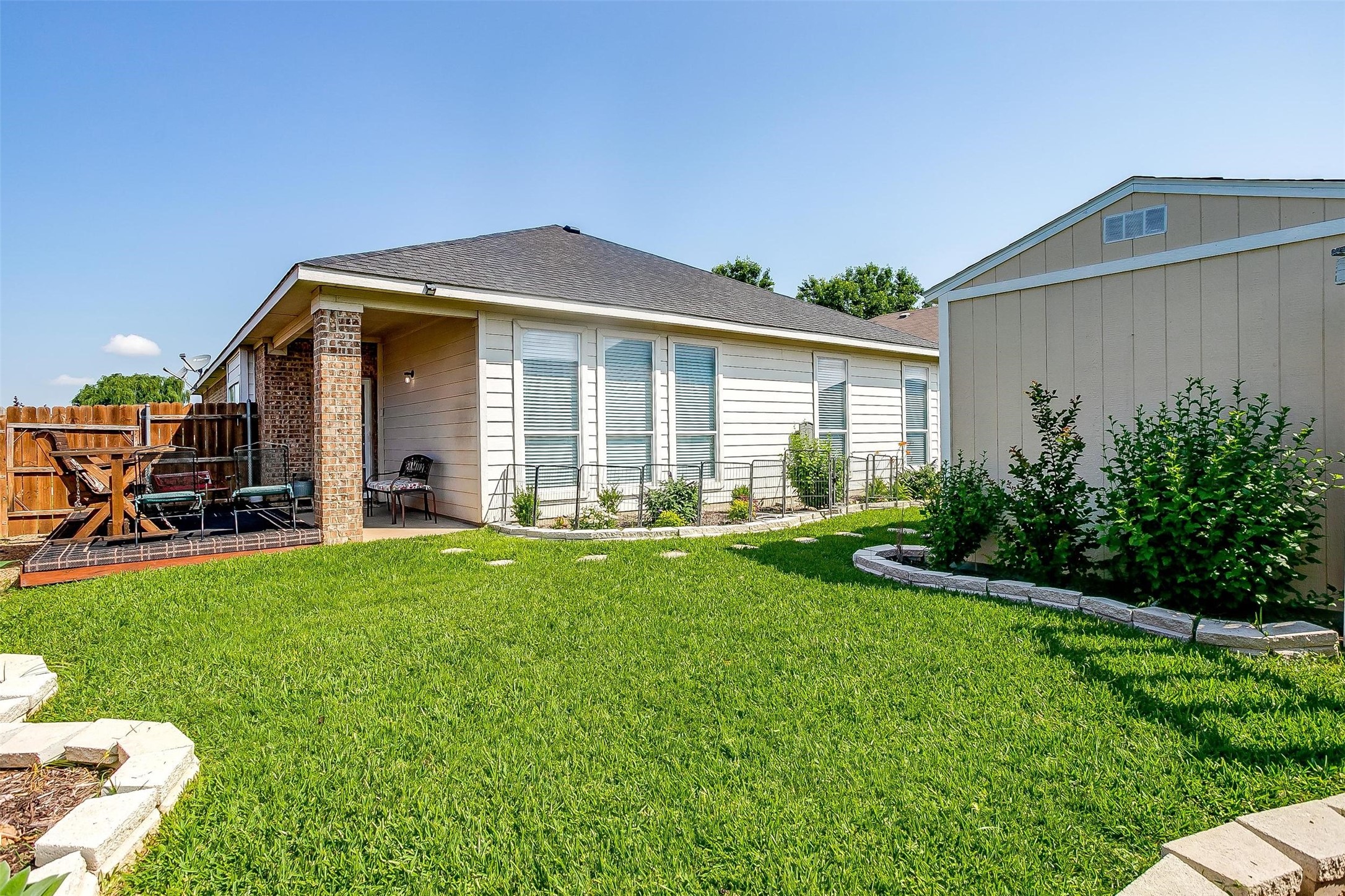 909 Hunter Lane Burleson TX 76028